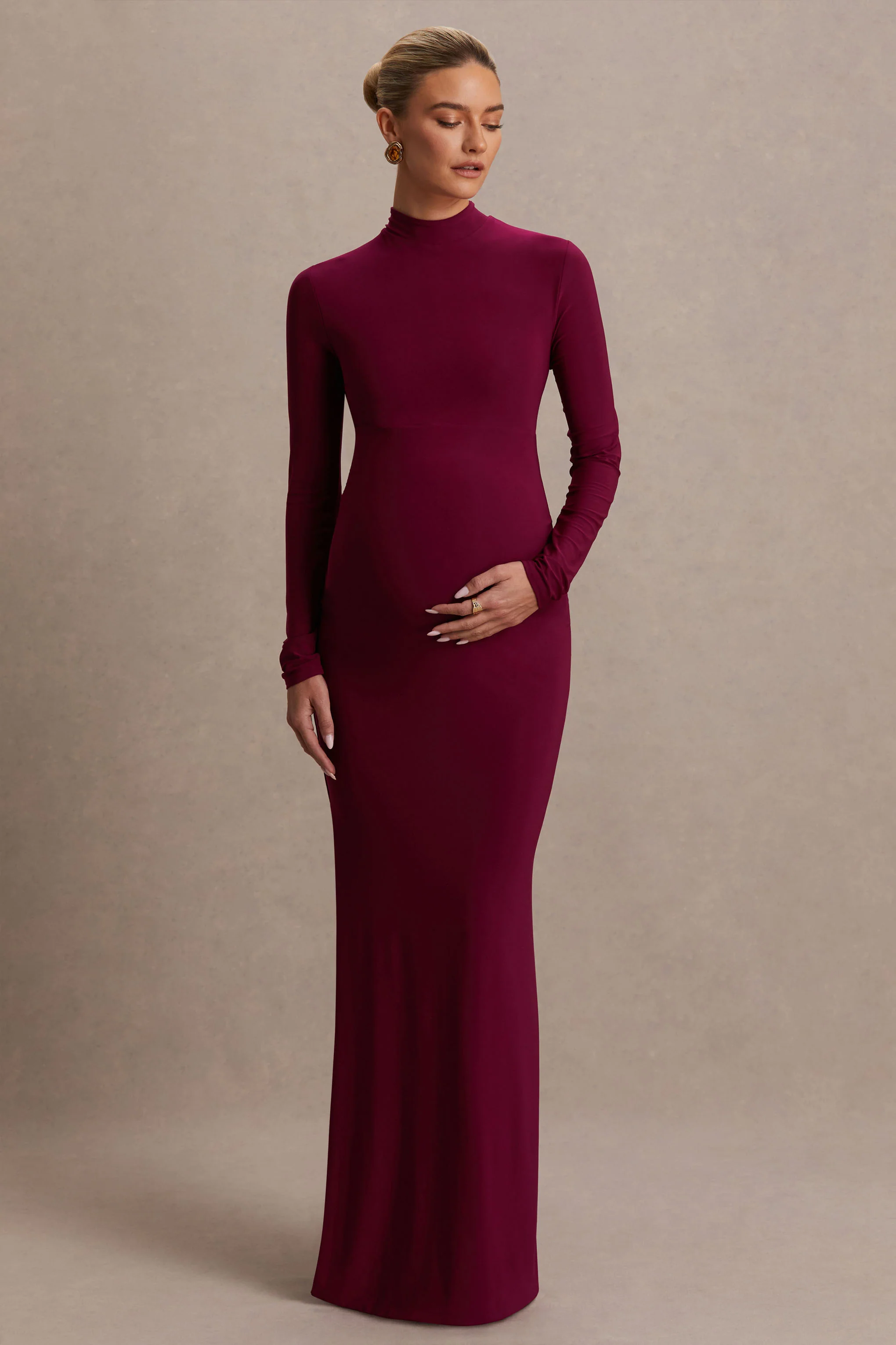 Alejandra | Robe longue de maternité bordeaux à manches longues et col montant - Image 5