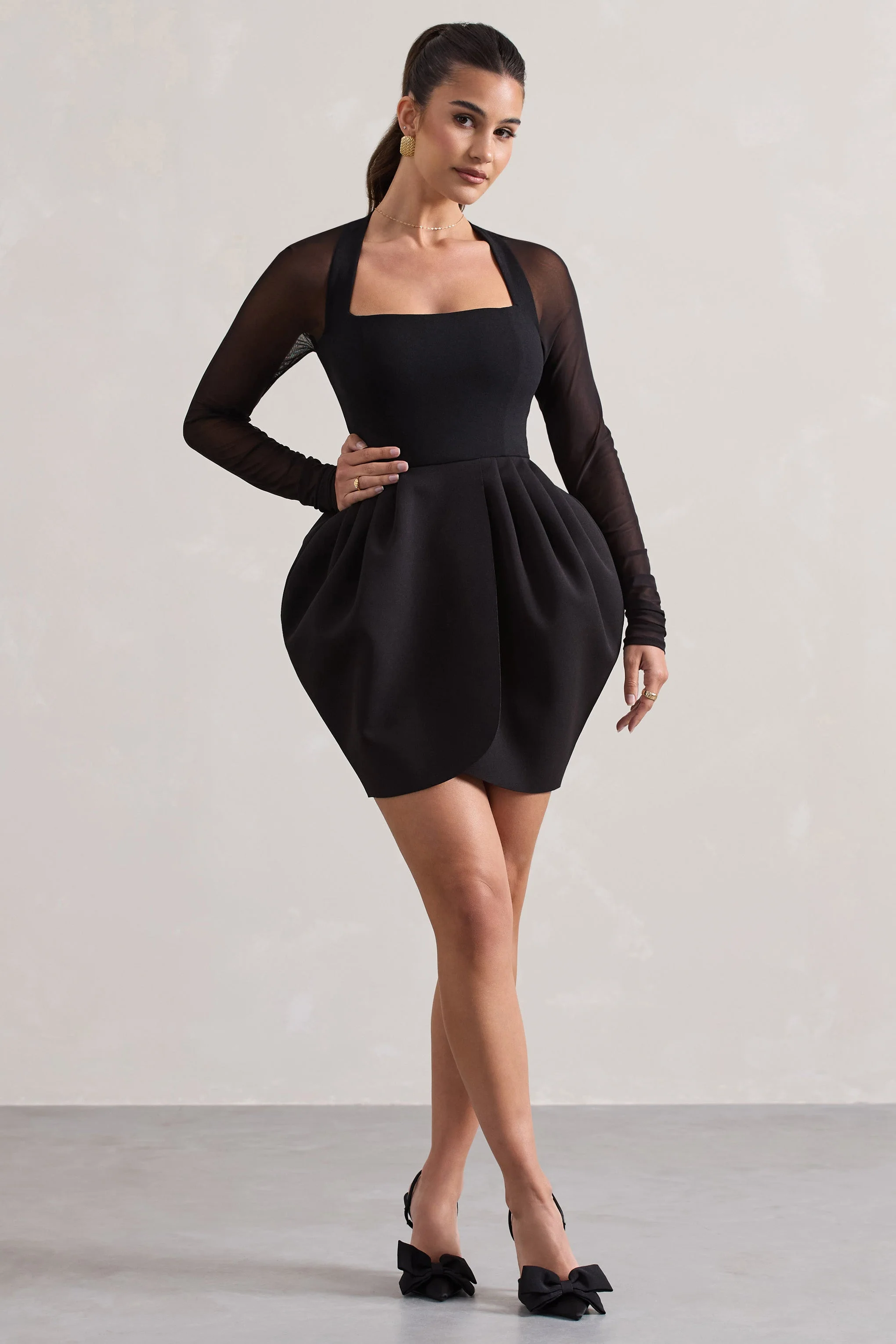 Alto | Mini-robe noire à décolleté carré et jupe bouffante - Image 3