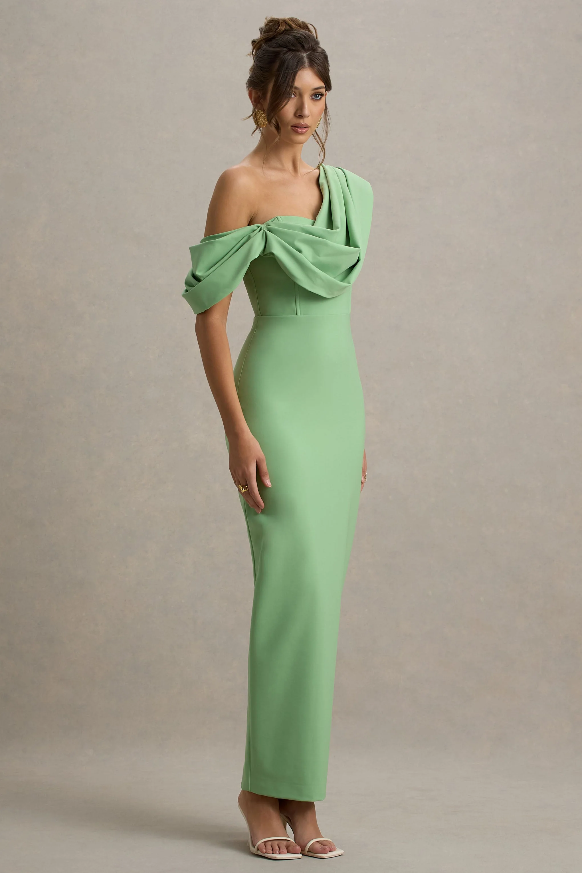 Angelina | Robe longue verte à épaule drapée - Image 4