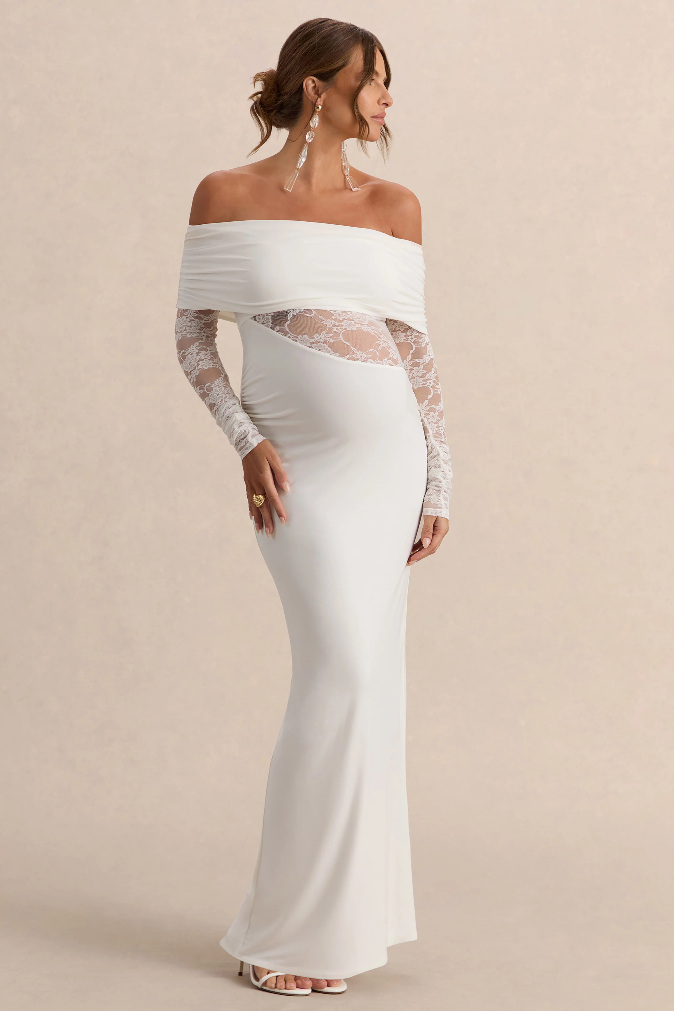 Artemisia | Robe longue de maternité blanche à encolure Bardot avec détails en dentelle