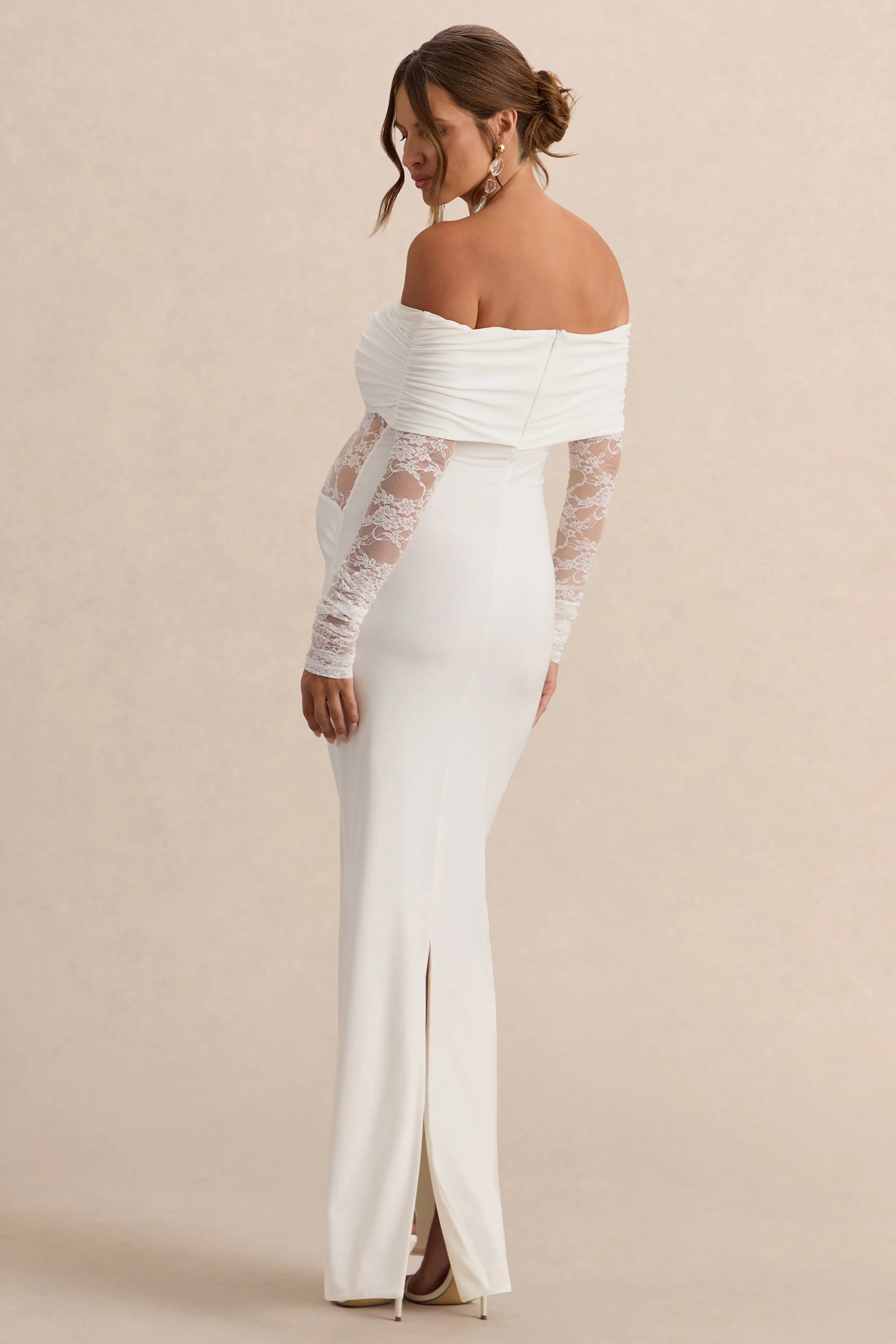 Artemisia | Robe longue de maternité blanche à encolure Bardot avec détails en dentelle - Image 2