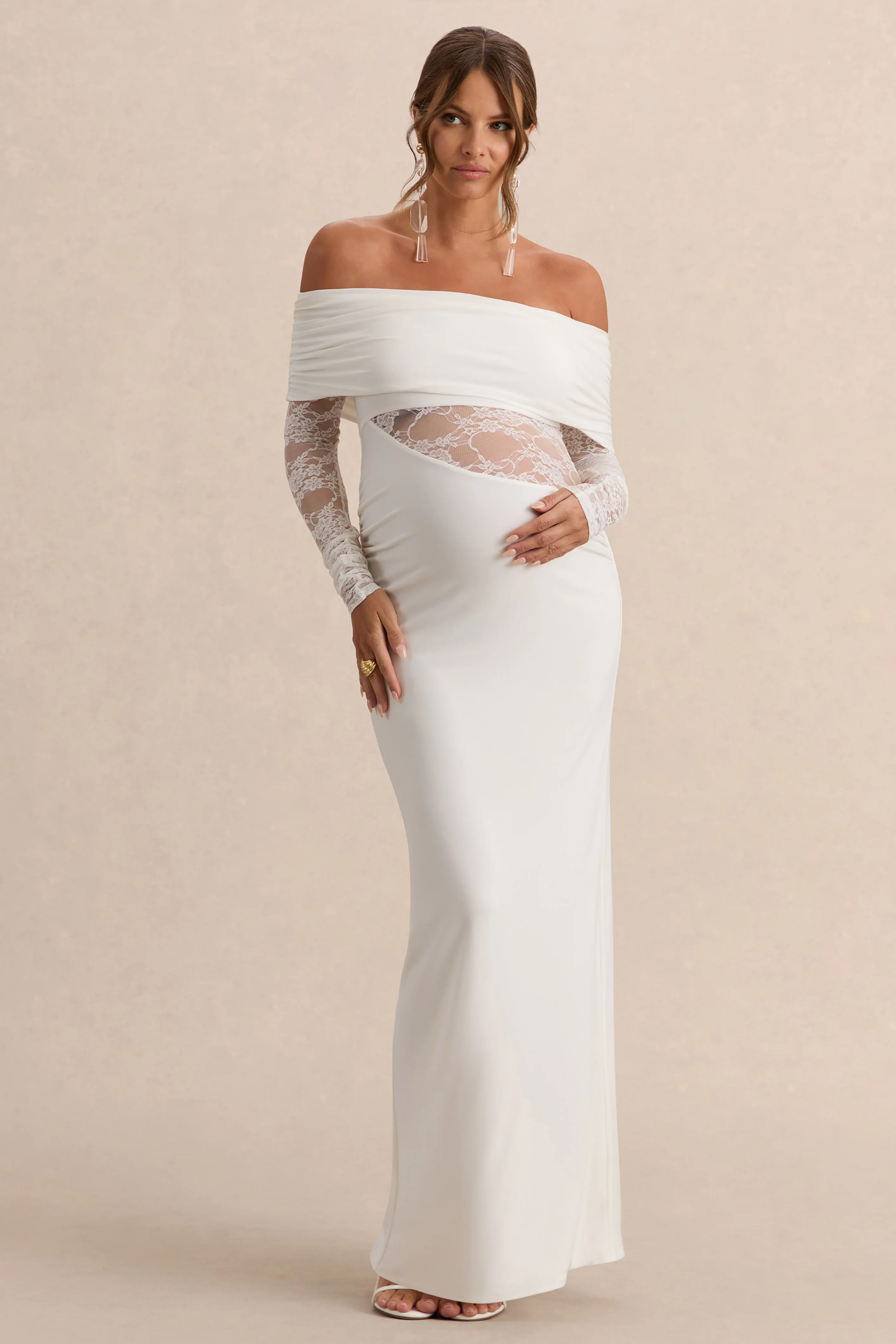 Artemisia | Robe longue de maternité blanche à encolure Bardot avec détails en dentelle - Image 4