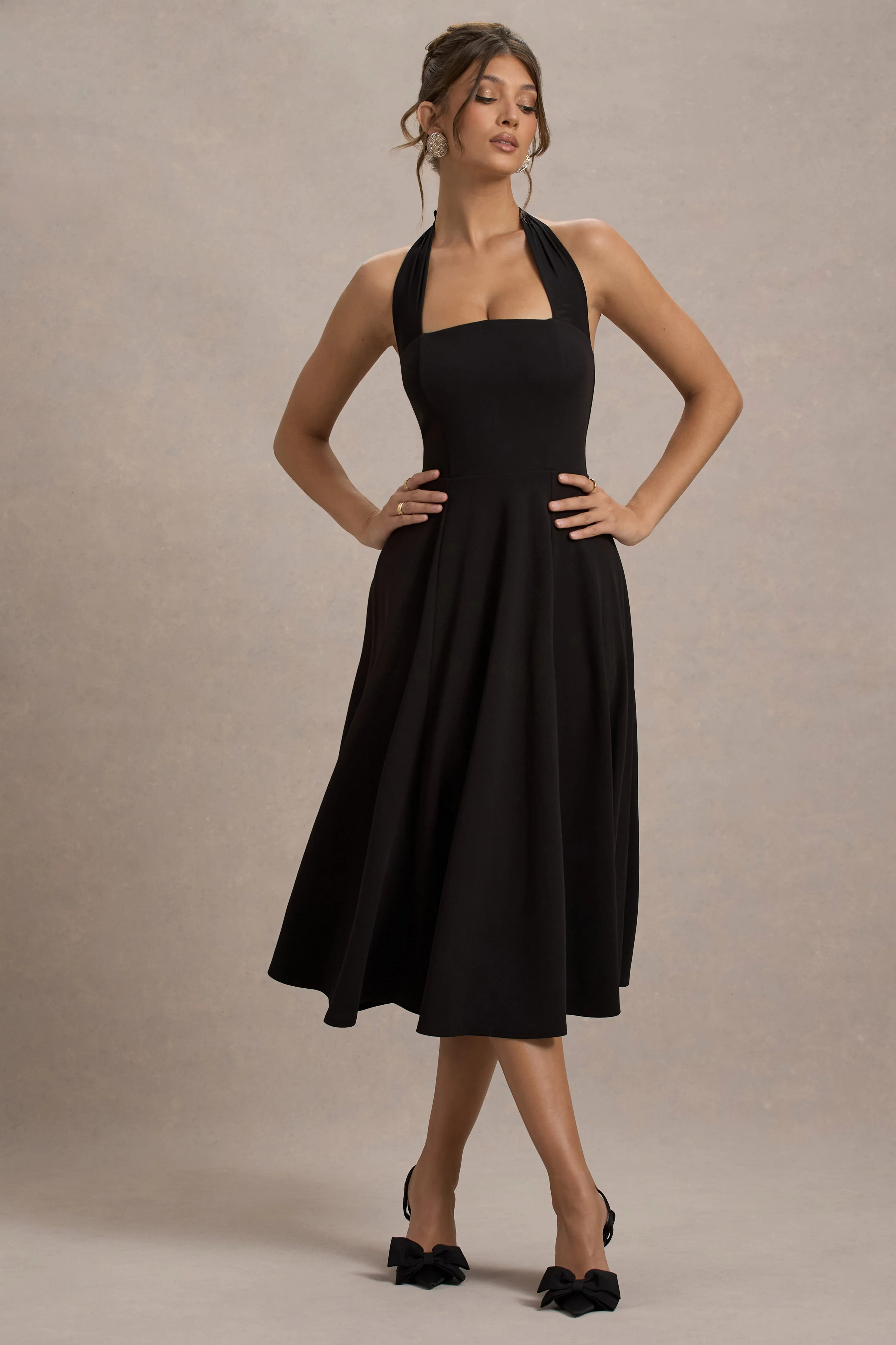 Auburn | Robe mi-longue noire à halter et jupe patineuse - Image 5