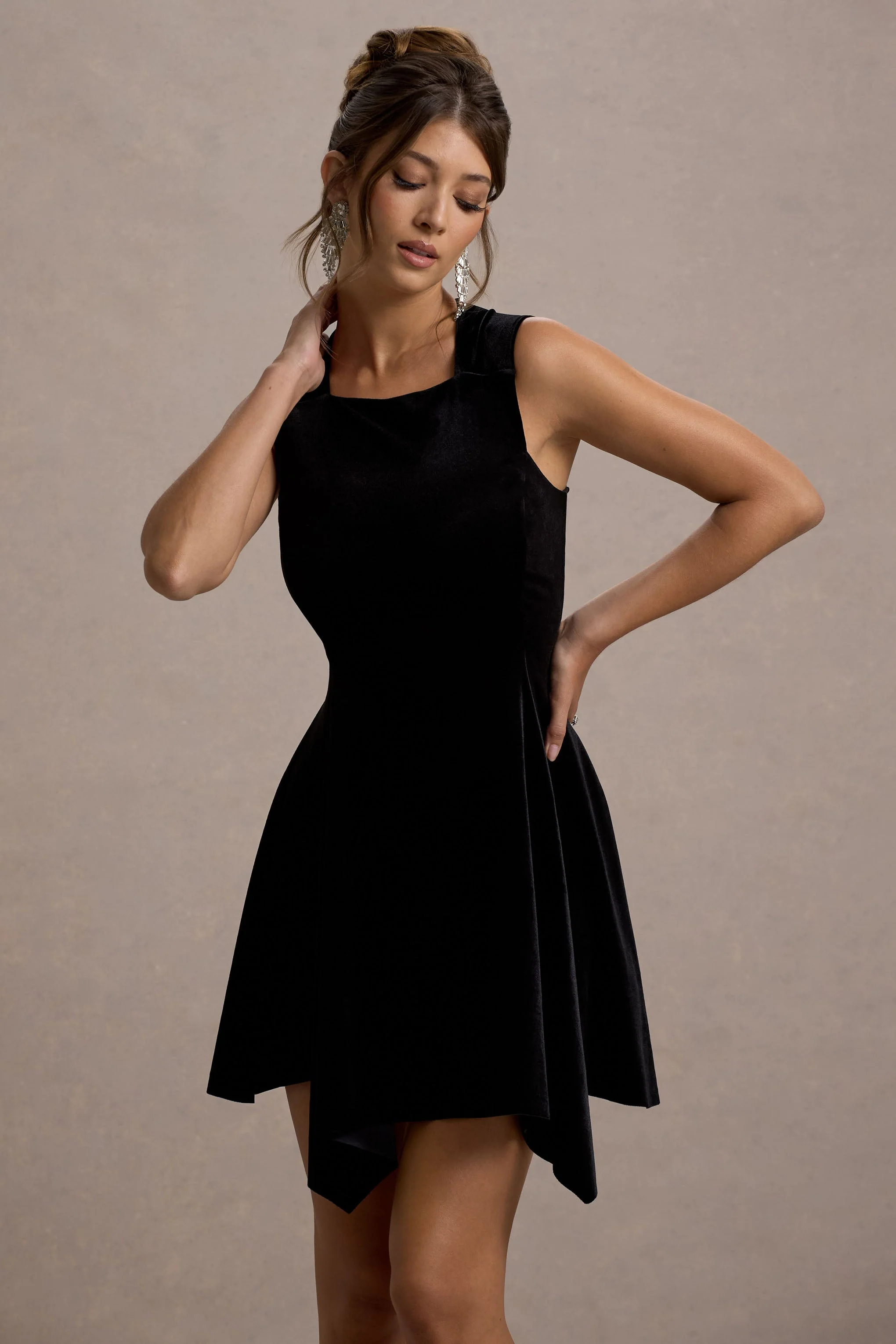 Baker | Mini-robe en velours noir à ourlet drapé - Image 3