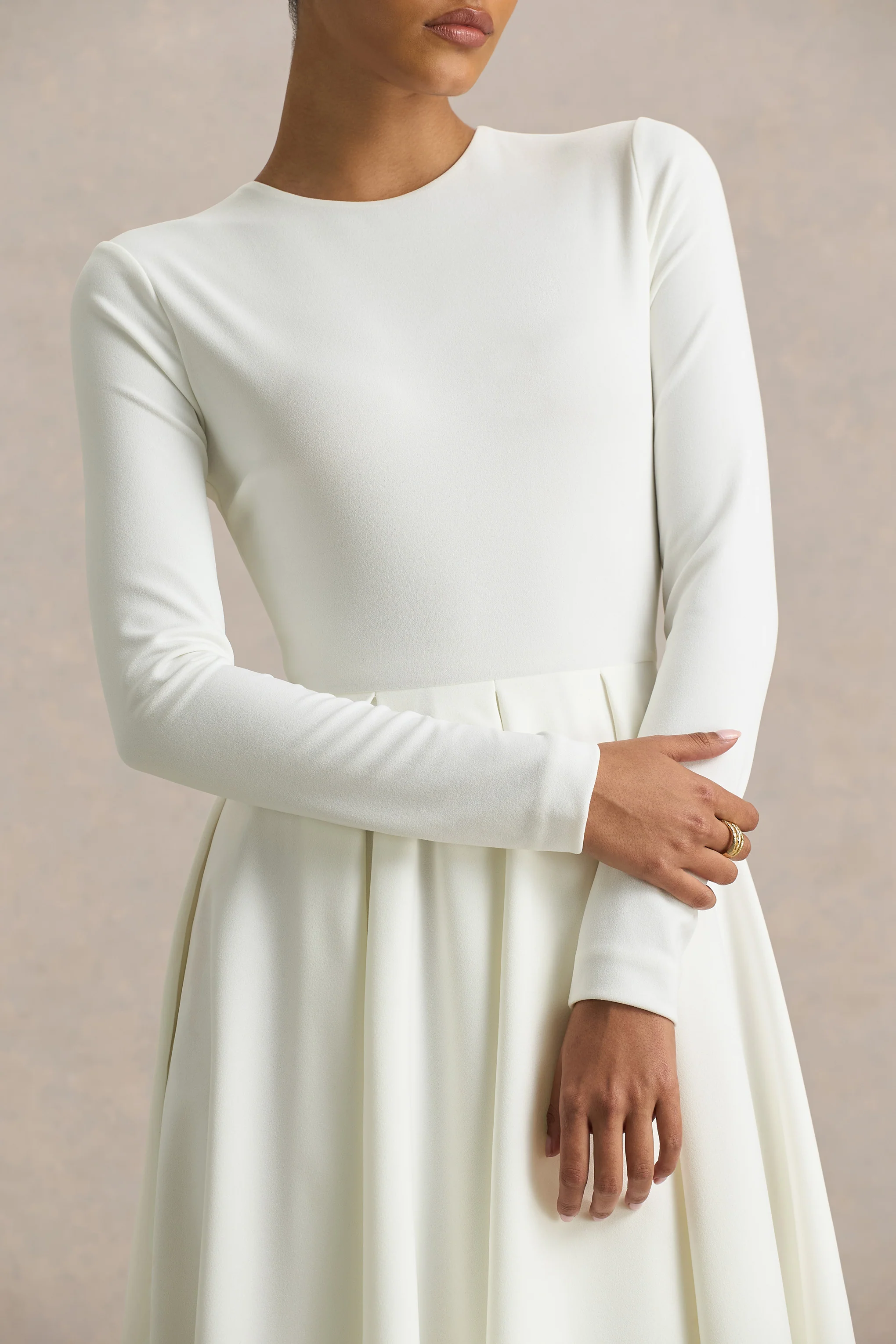 Bellamy | Robe Mi-Longue Crème à Col Rond et Manches Longues - Image 4