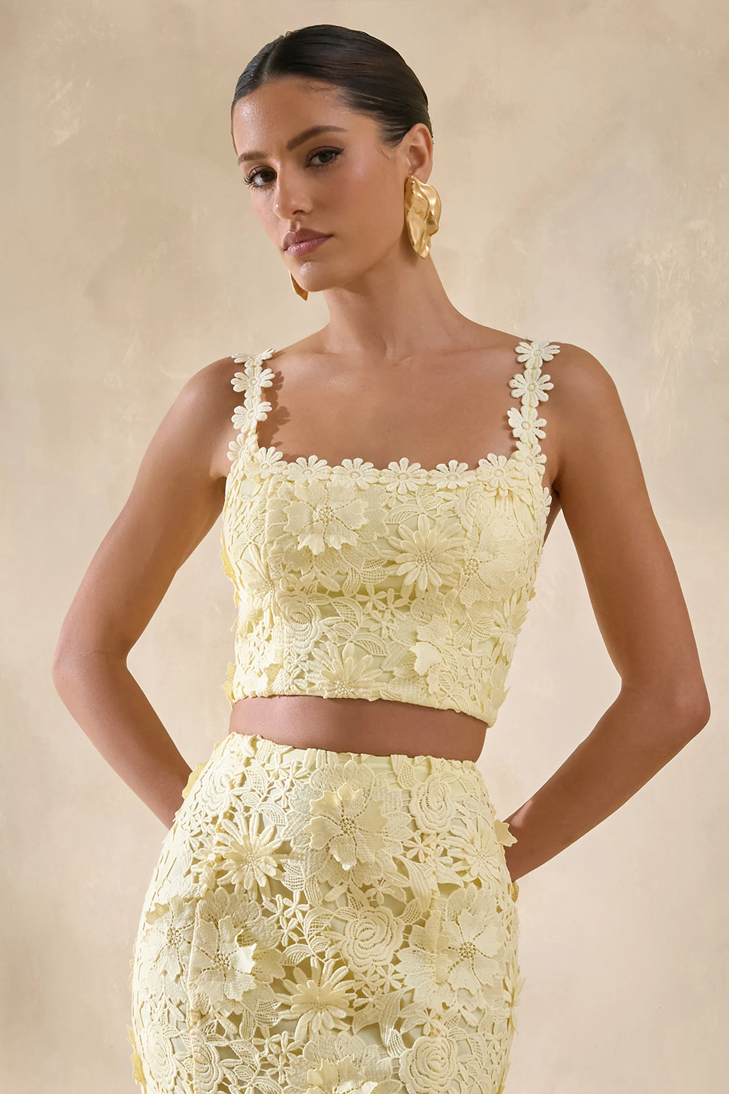 Blythe | Crop top citron en dentelle à encolure carrée