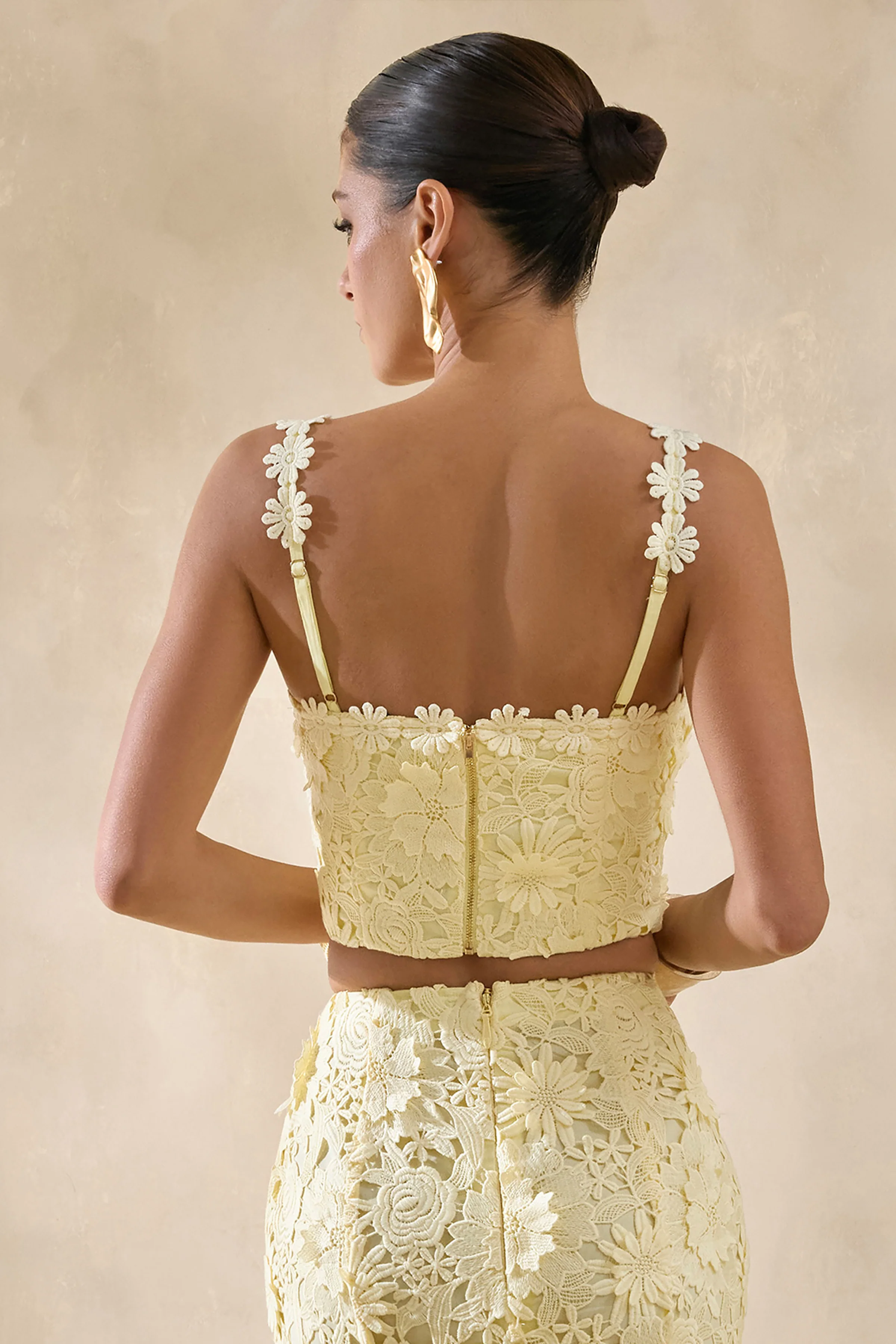 Blythe | Crop top citron en dentelle à encolure carrée - Image 2