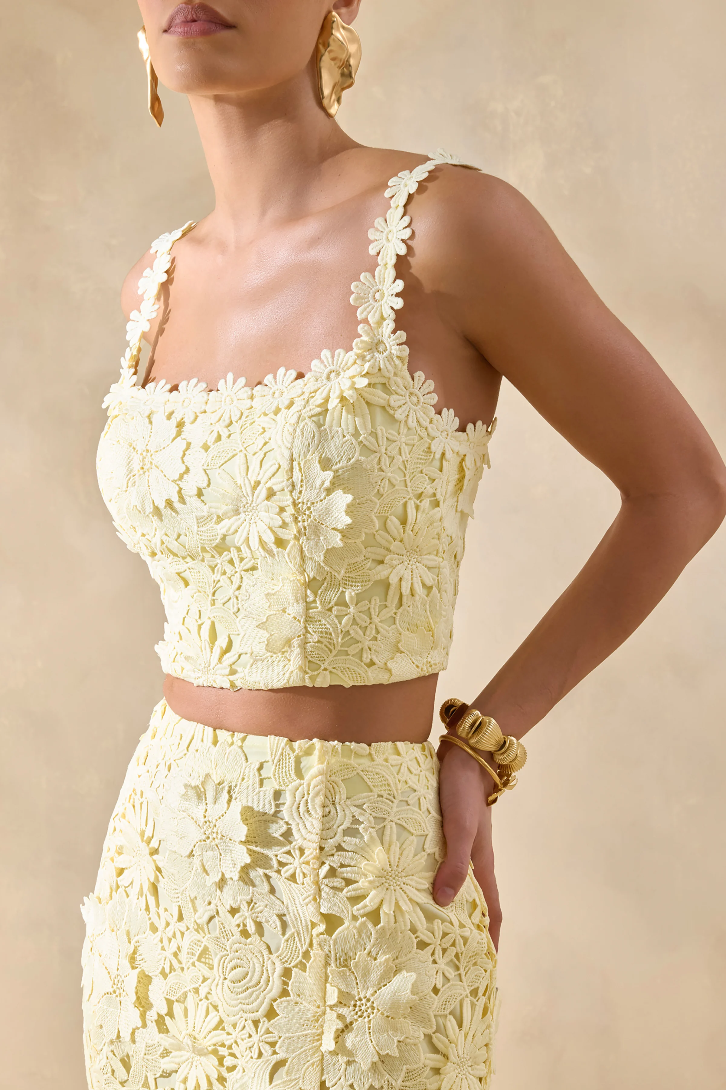 Blythe | Crop top citron en dentelle à encolure carrée - Image 4