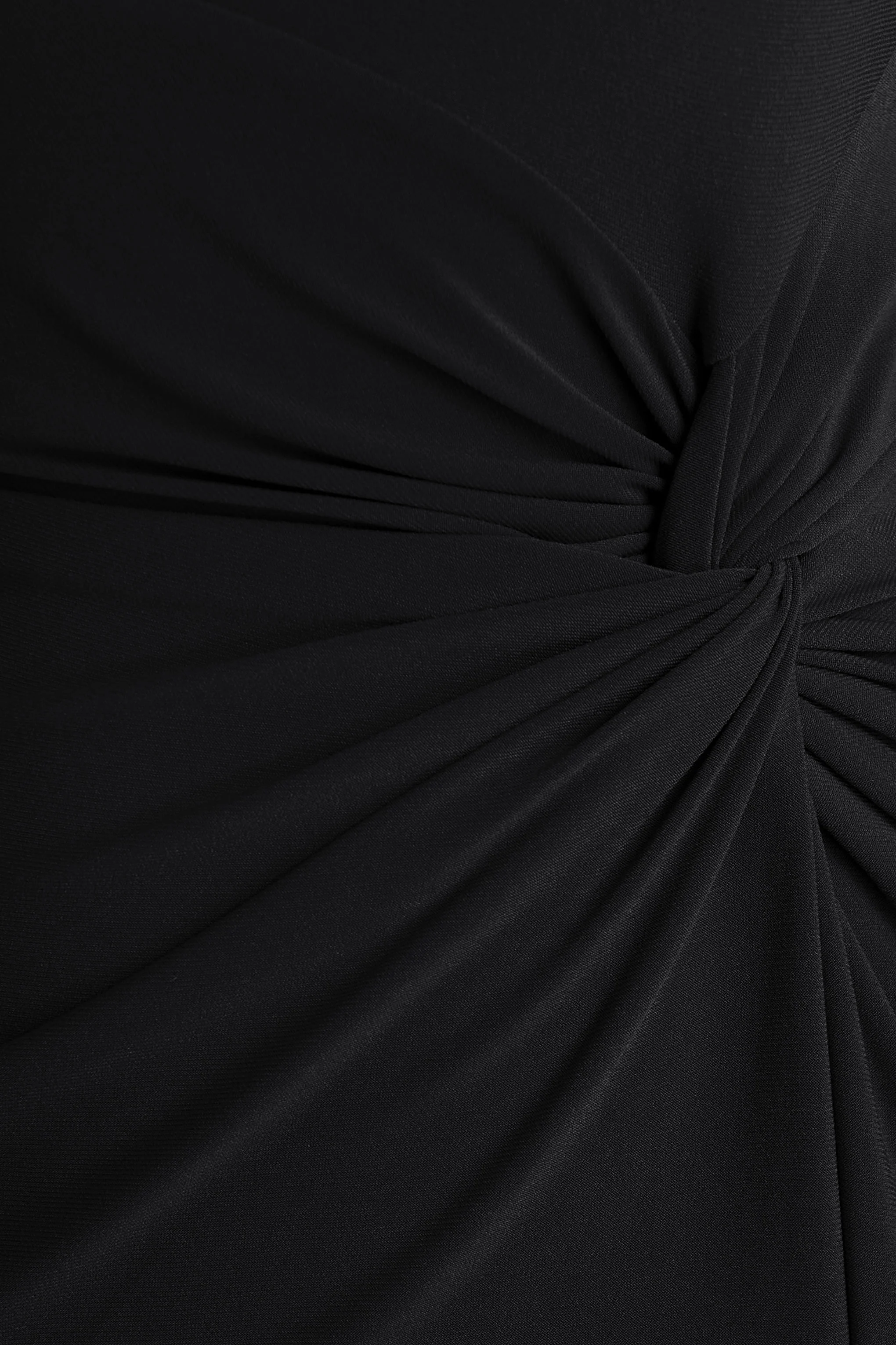 Claretta | Robe longue noire à encolure carrée torsadée avec manches cape - Image 6