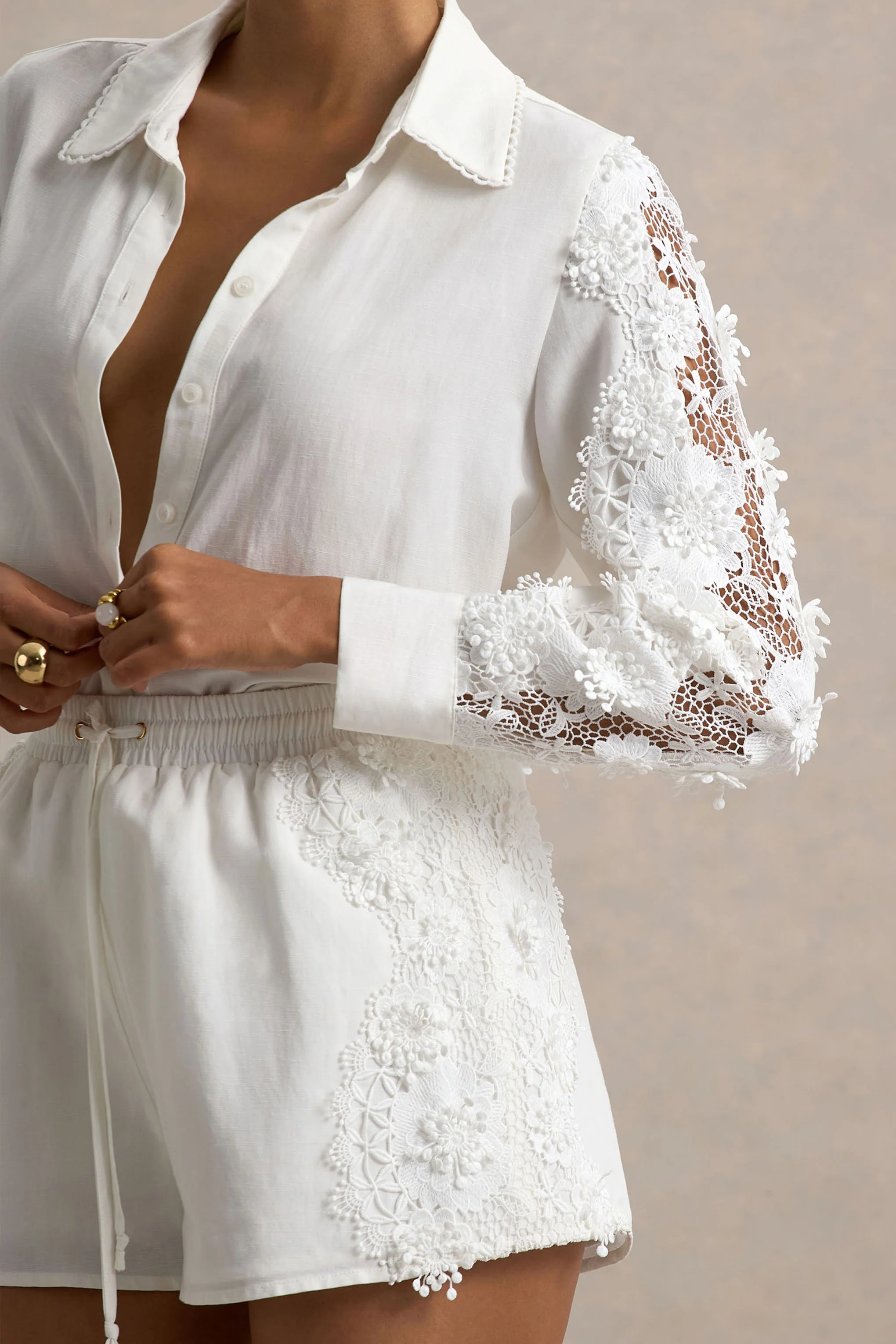 Coconut | Chemise boutonnée écru avec détails en dentelle - Image 5