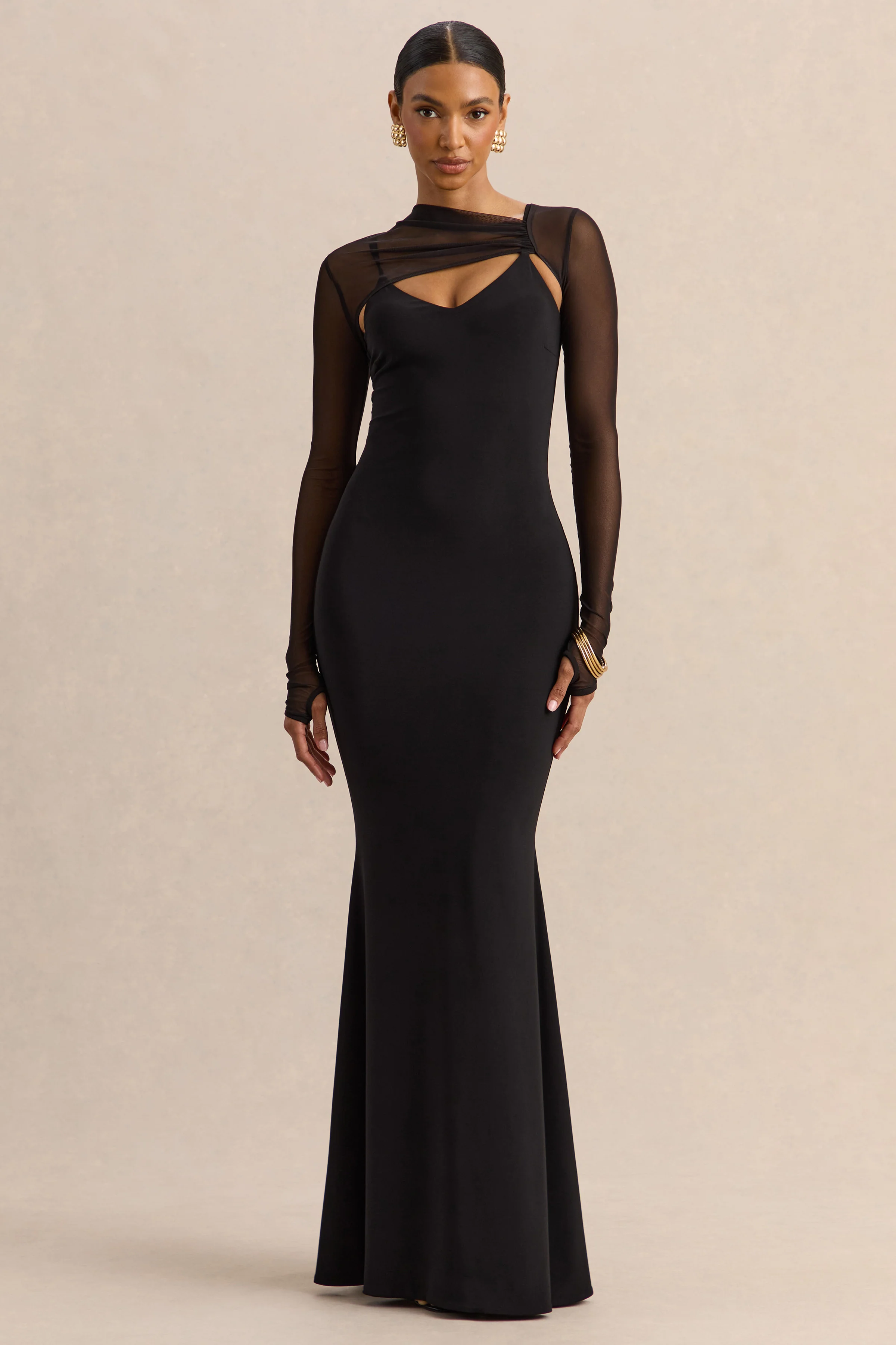 Coralia | Robe longue noire à encolure asymétrique avec manches longues en mesh