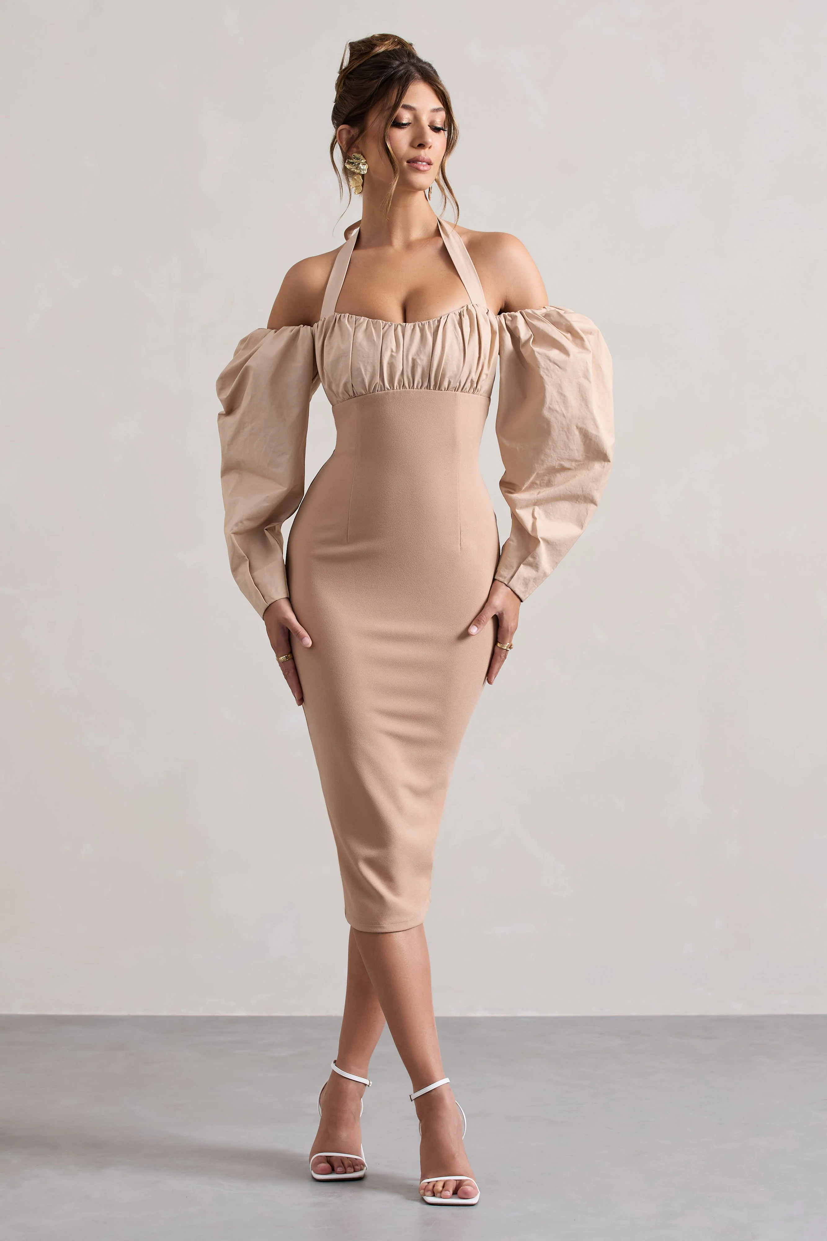 Couture Client | Robe mi-longue champagne à dos nu et manches bouffantes - Image 4