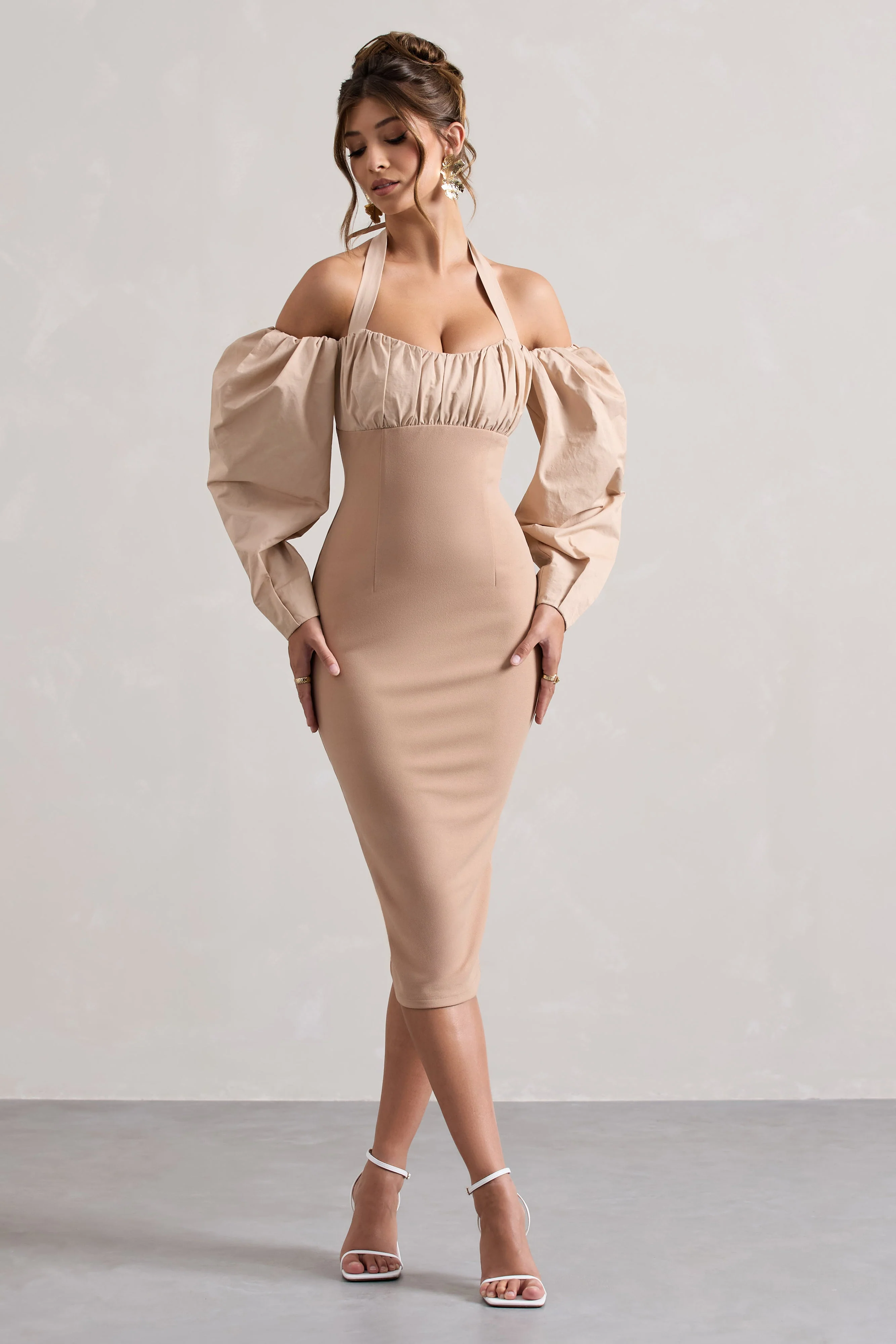 Couture Client | Robe mi-longue champagne à dos nu et manches bouffantes - Image 5
