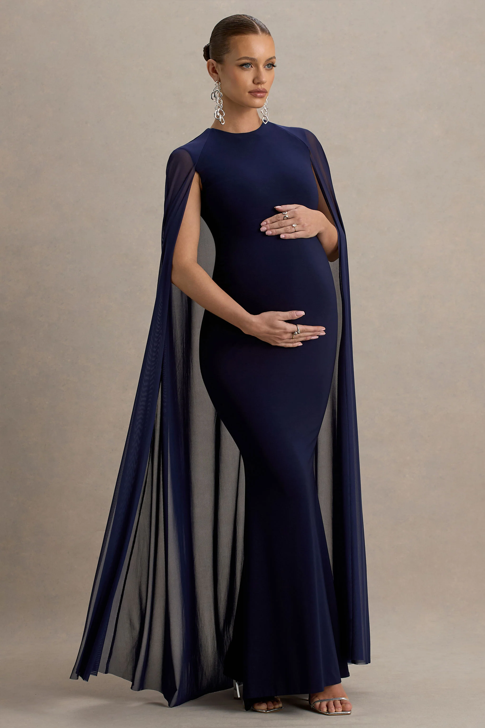 Currant | Robe longue de maternité bleu marine à col arrondi avec cape - Image 4