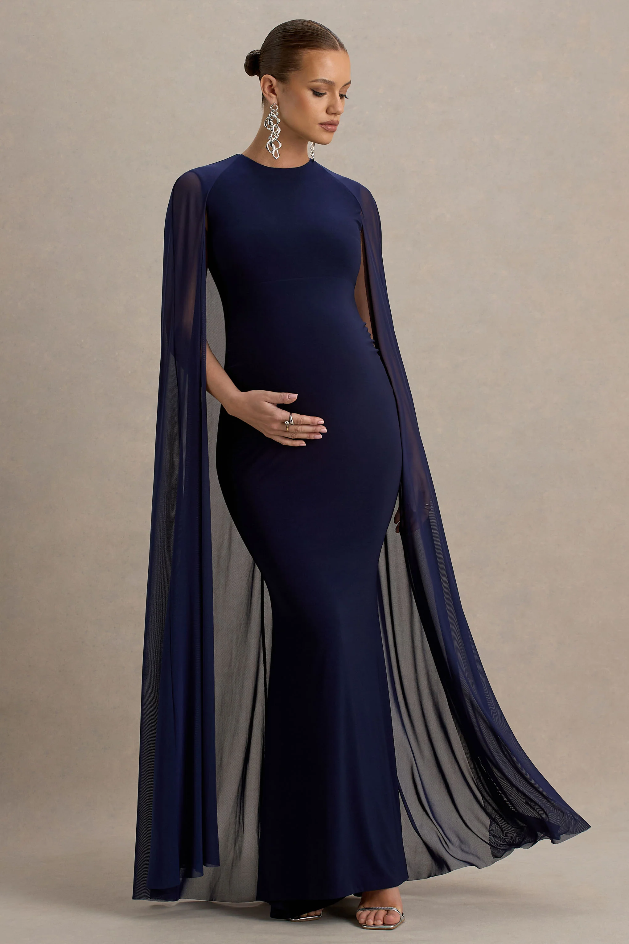 Currant | Robe longue de maternité bleu marine à col arrondi avec cape - Image 5