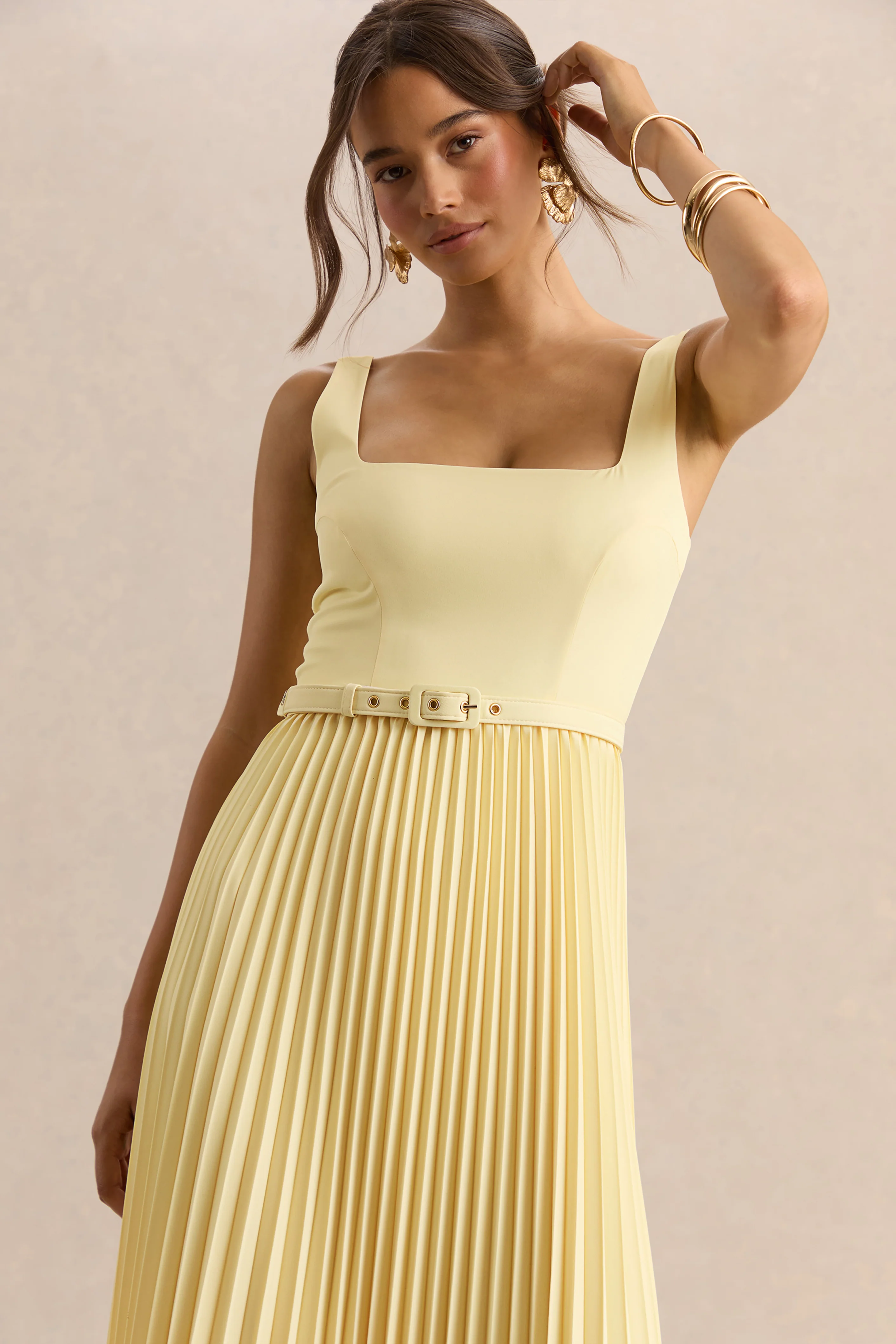 Danika | Robe longue citron à encolure carrée avec ceinture et jupe plissée - Image 6