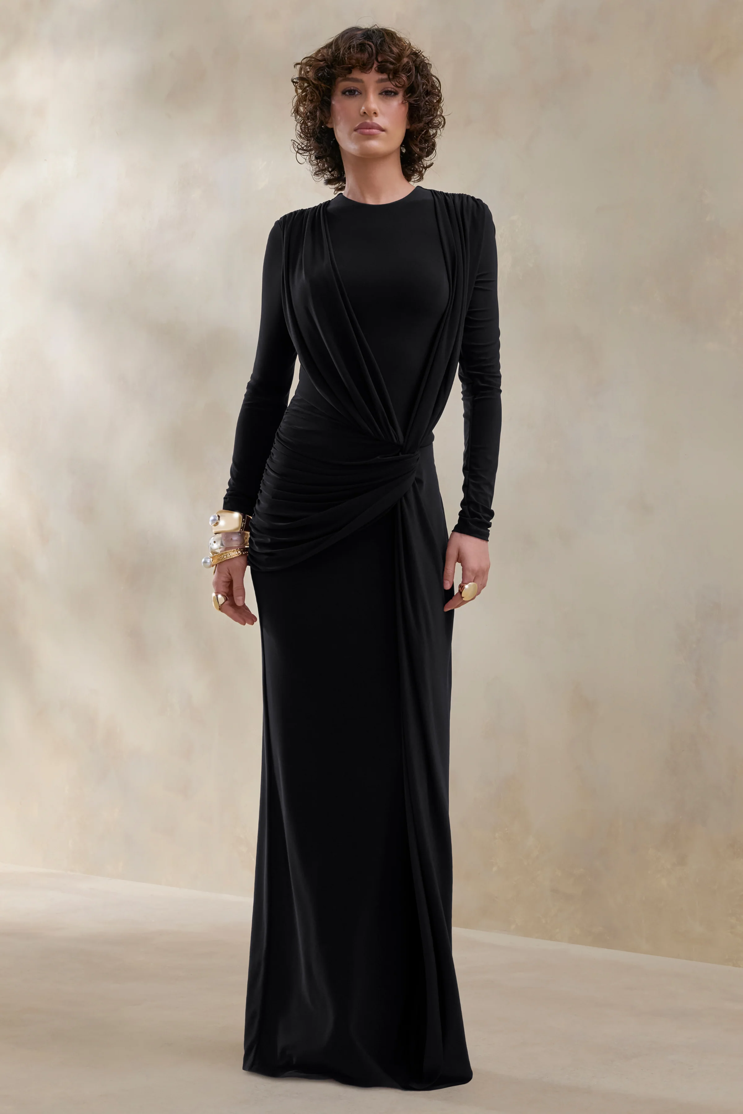 Desirelle | Robe longue noire à encolure ronde avec détails froncés