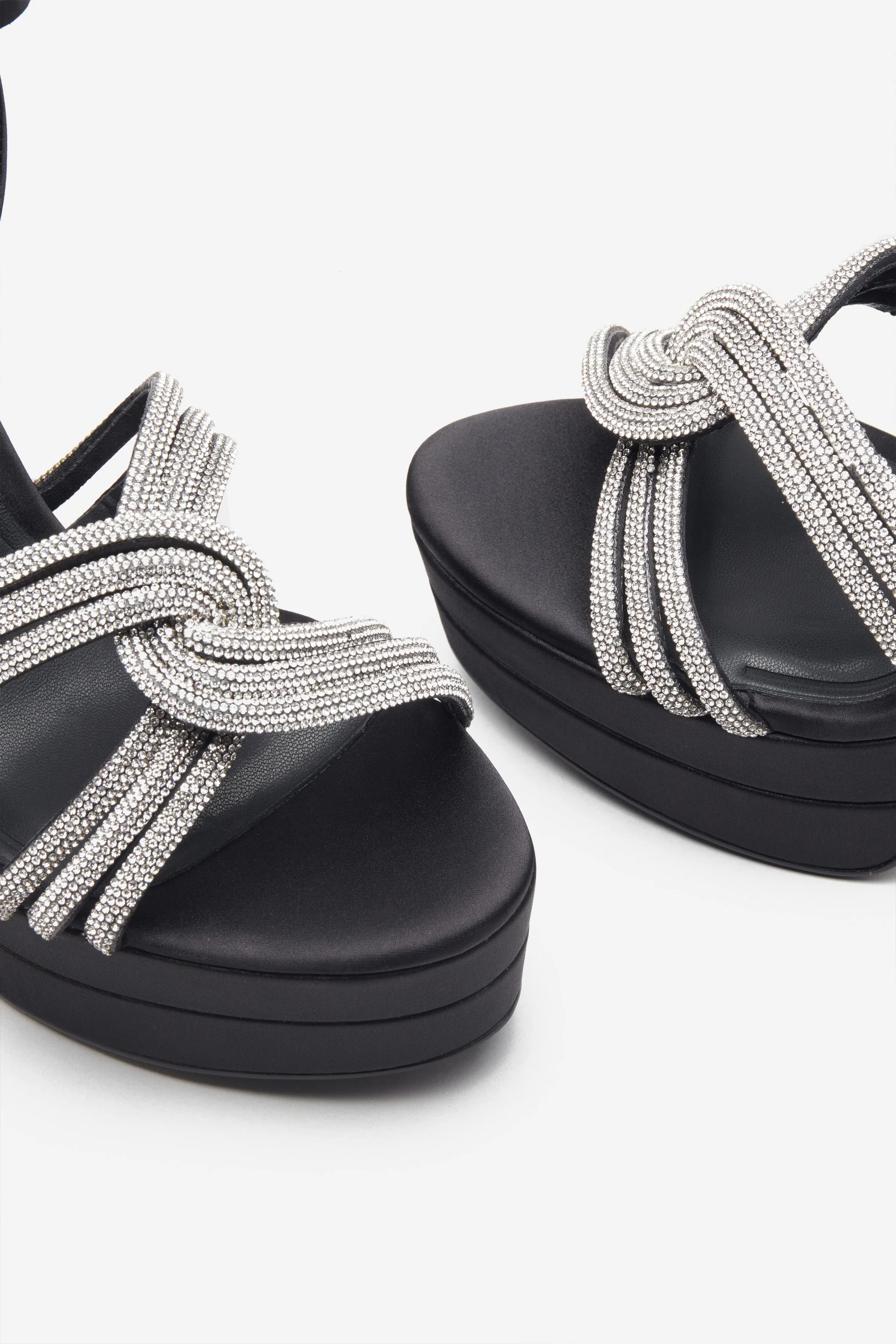 Doll Drama | Talons plateforme à lanières en satin noir avec strass - Image 4