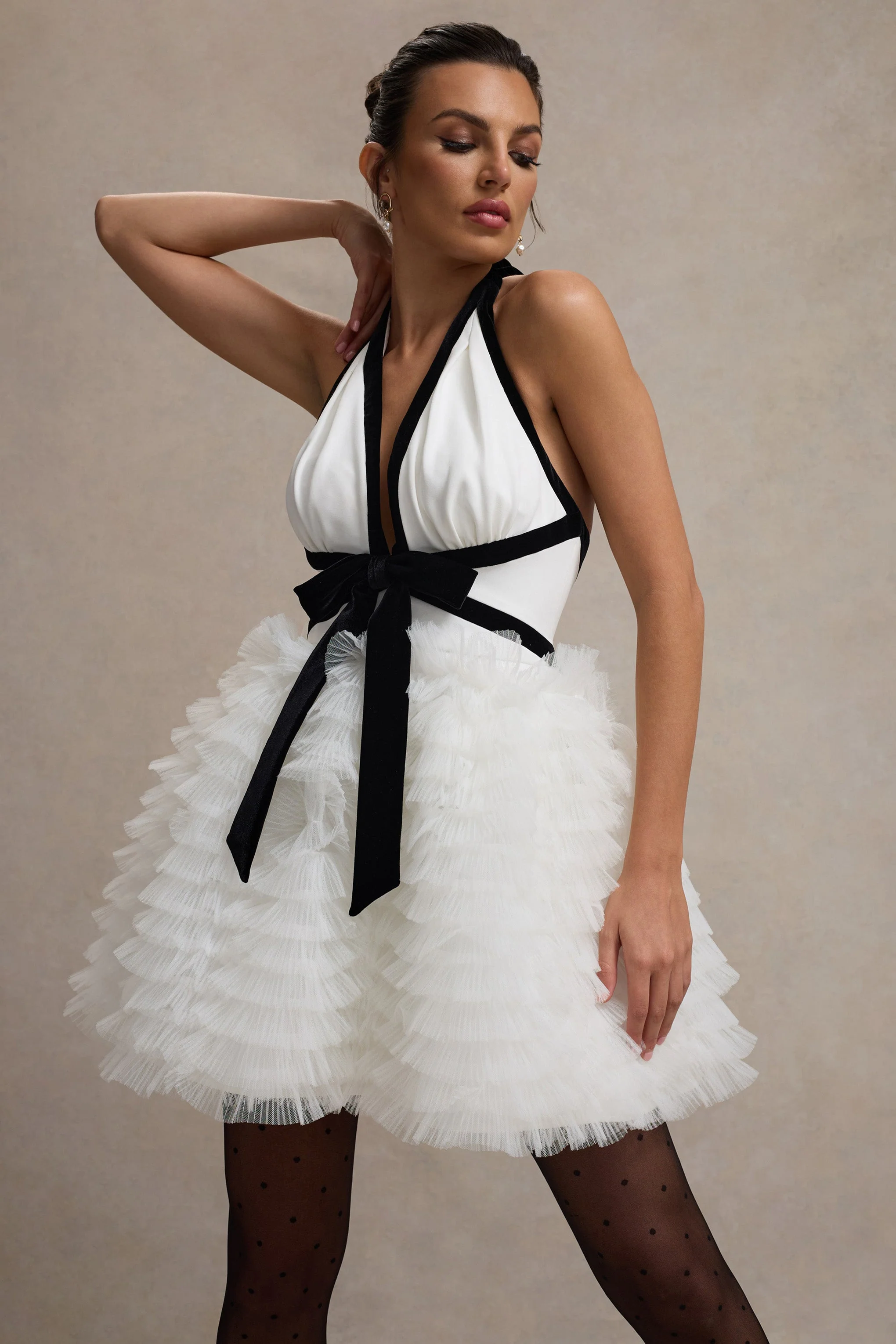 Eclair | Mini-Robe Décolletée Noir et Blanc avec Jupe en Tulle - Image 3