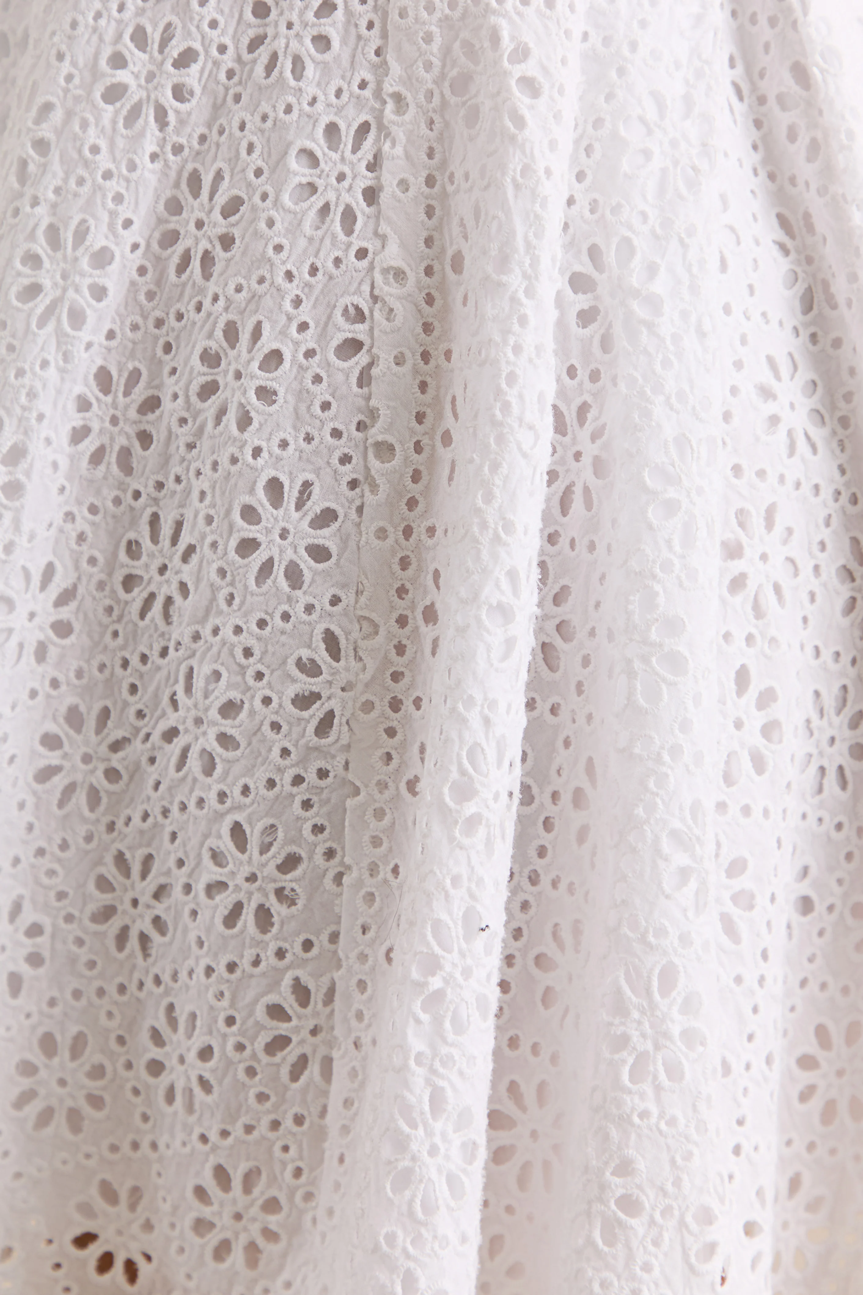 Elina | Mini-robe blanche à encolure carrée avec détail nœud - Image 8