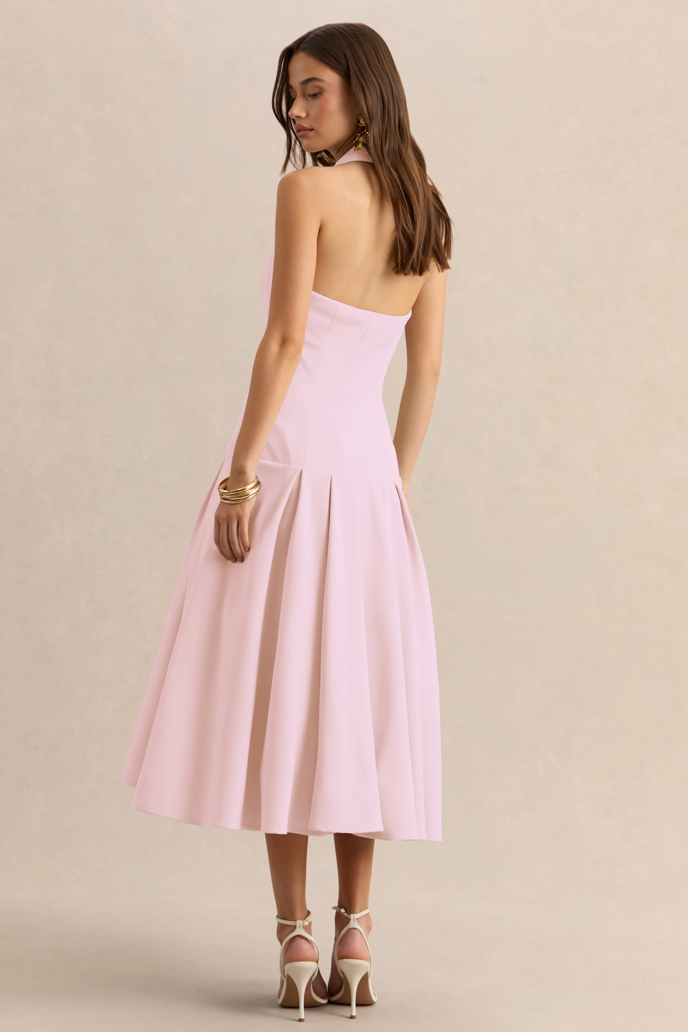 Elise | Robe mi-longue rose clair à décolleté plongeant avec taille basse - Image 2