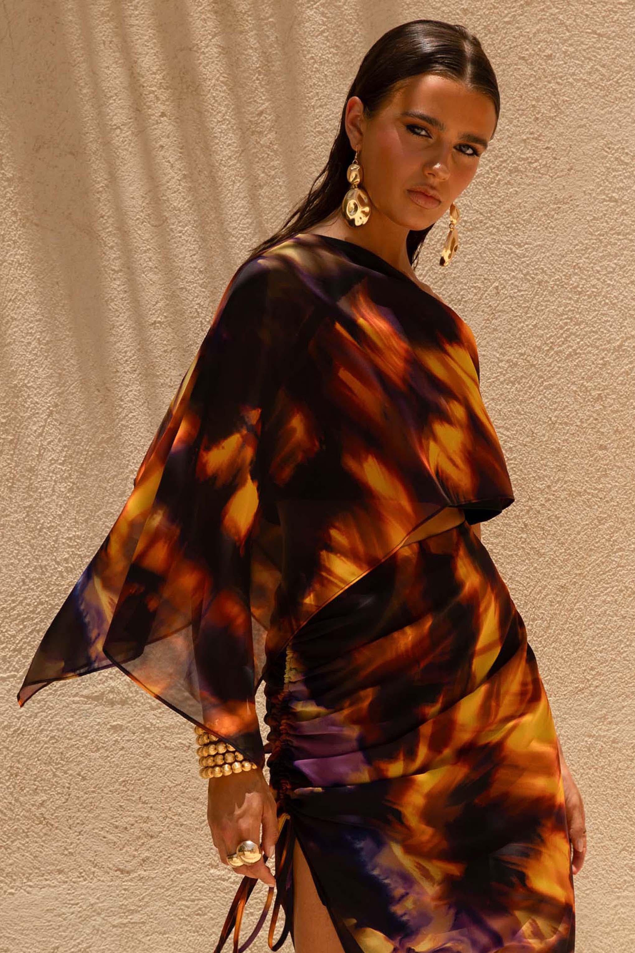 Elysia | Crop top asymétrique à imprimé fumée - Image 4
