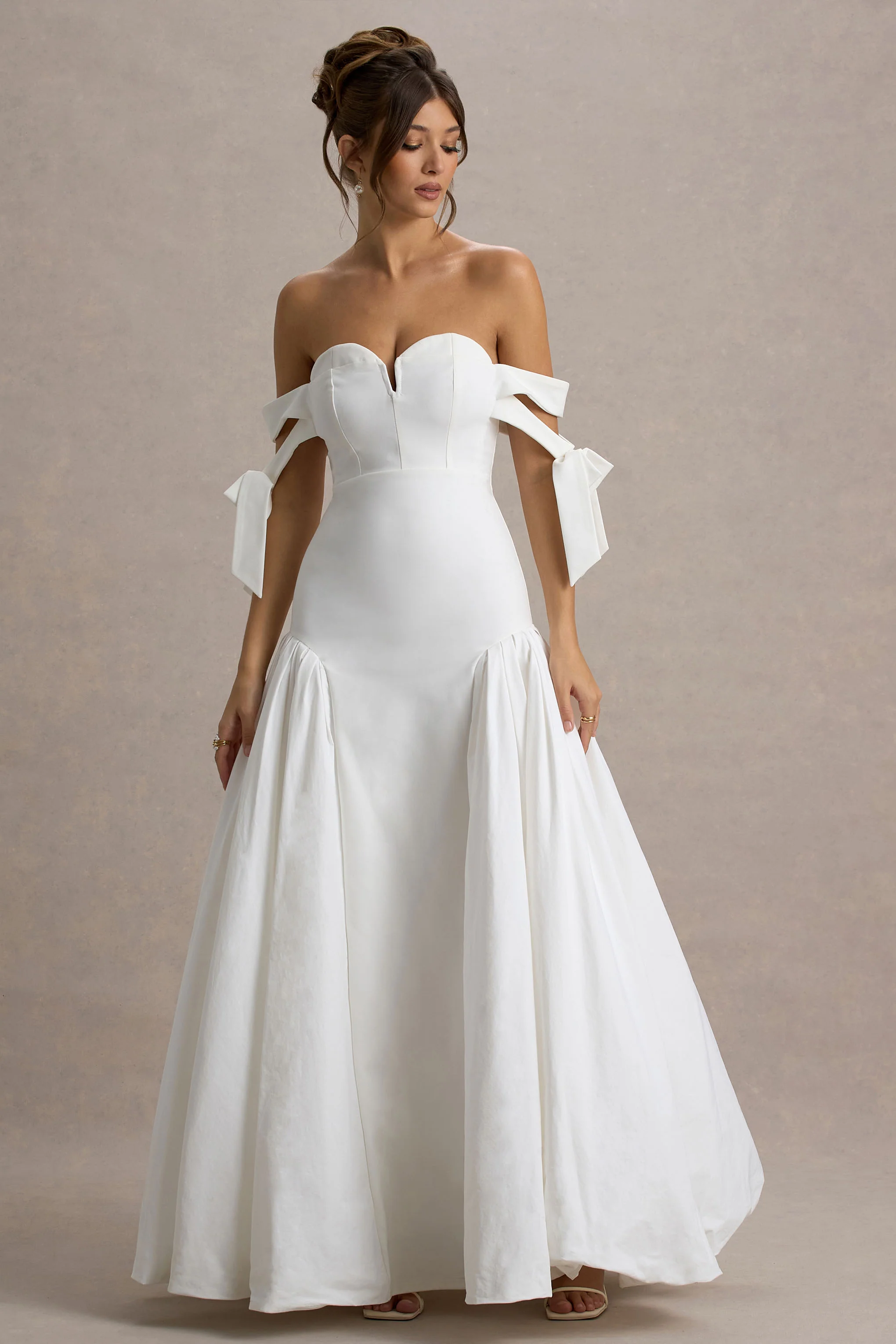 Ethel | Robe Longue Bardot Blanche et Crème avec Jupe Volumineuse - Image 4