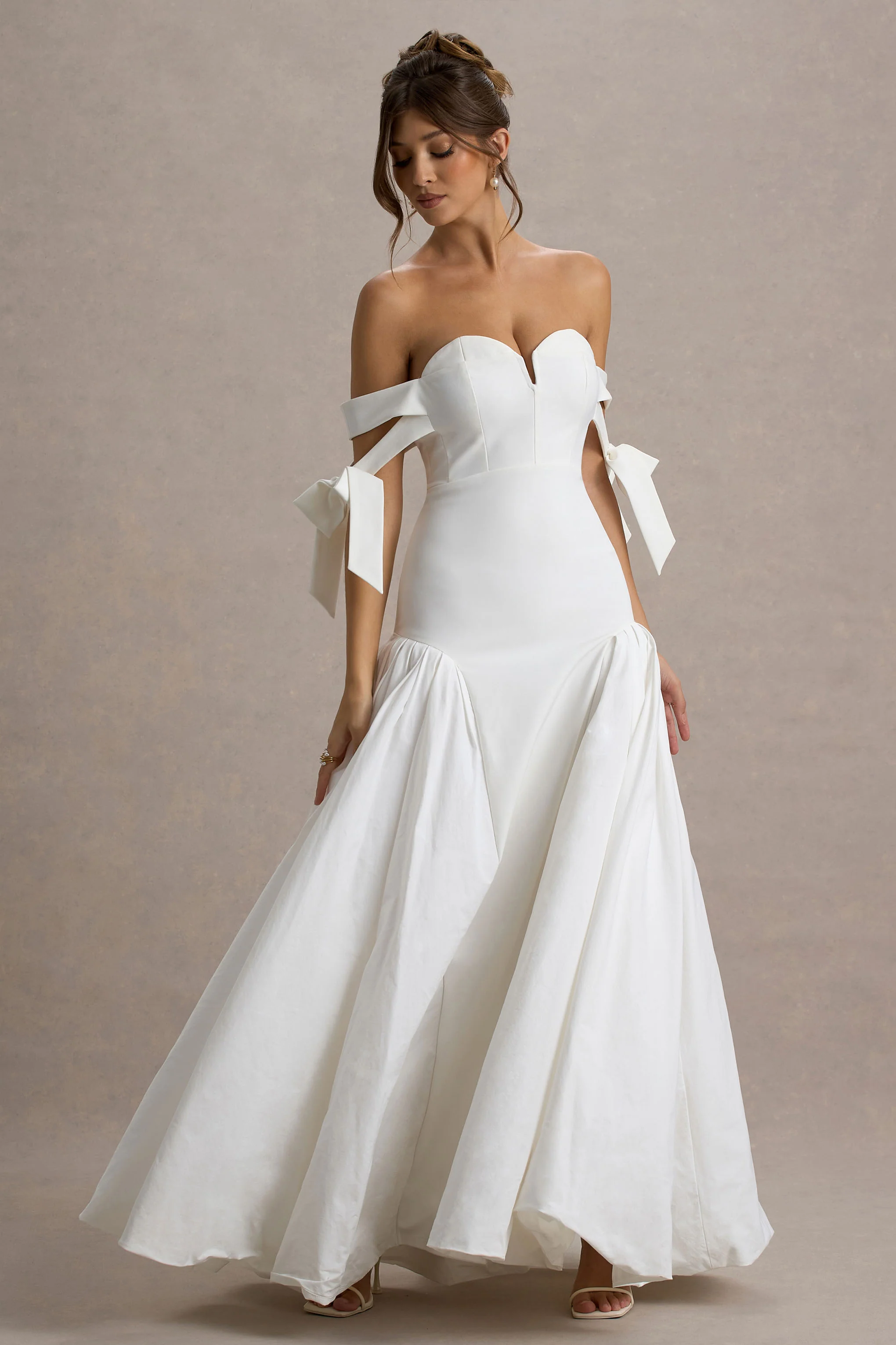 Ethel | Robe Longue Bardot Blanche et Crème avec Jupe Volumineuse - Image 5