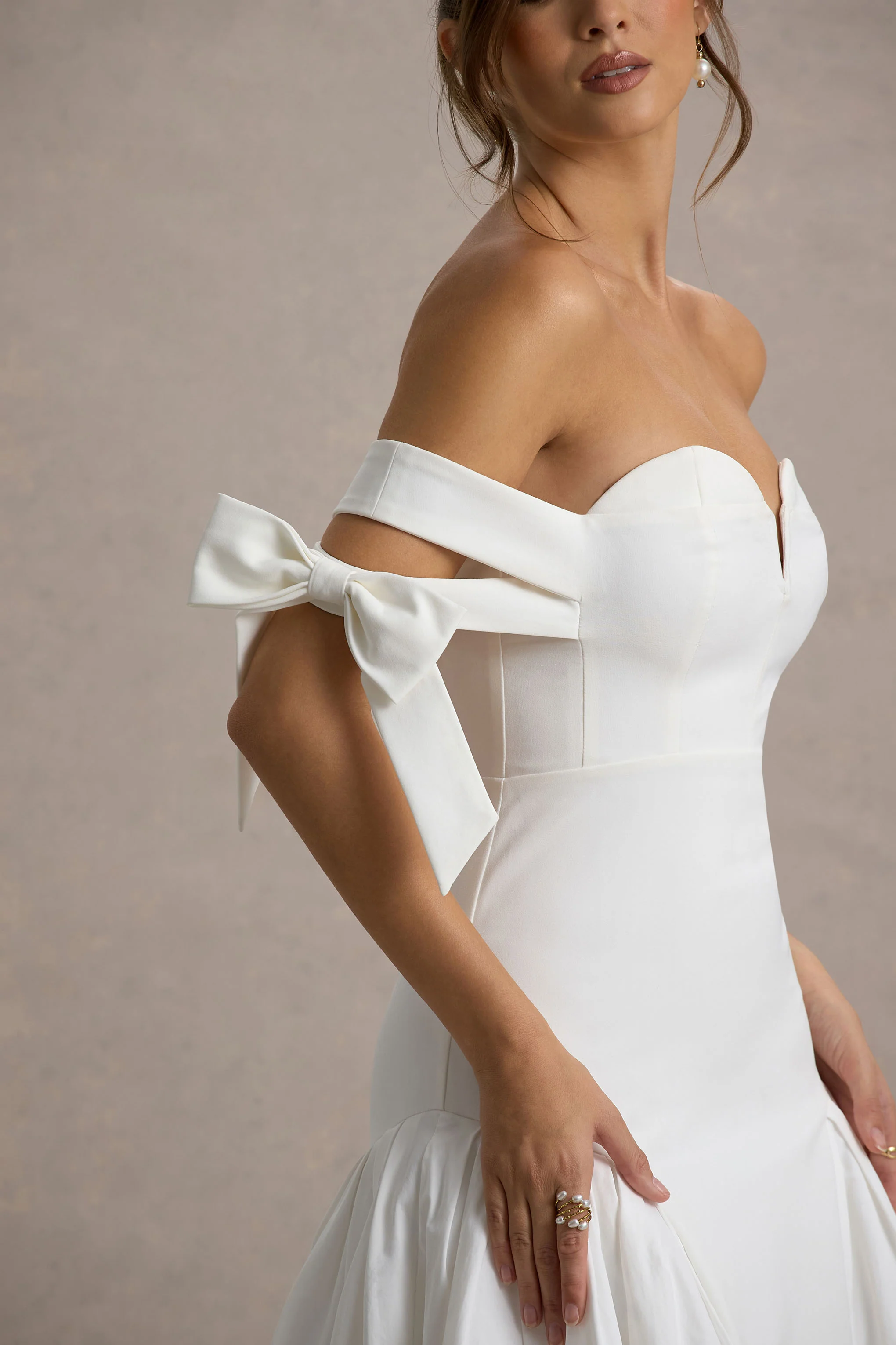 Ethel | Robe Longue Bardot Blanche et Crème avec Jupe Volumineuse - Image 7