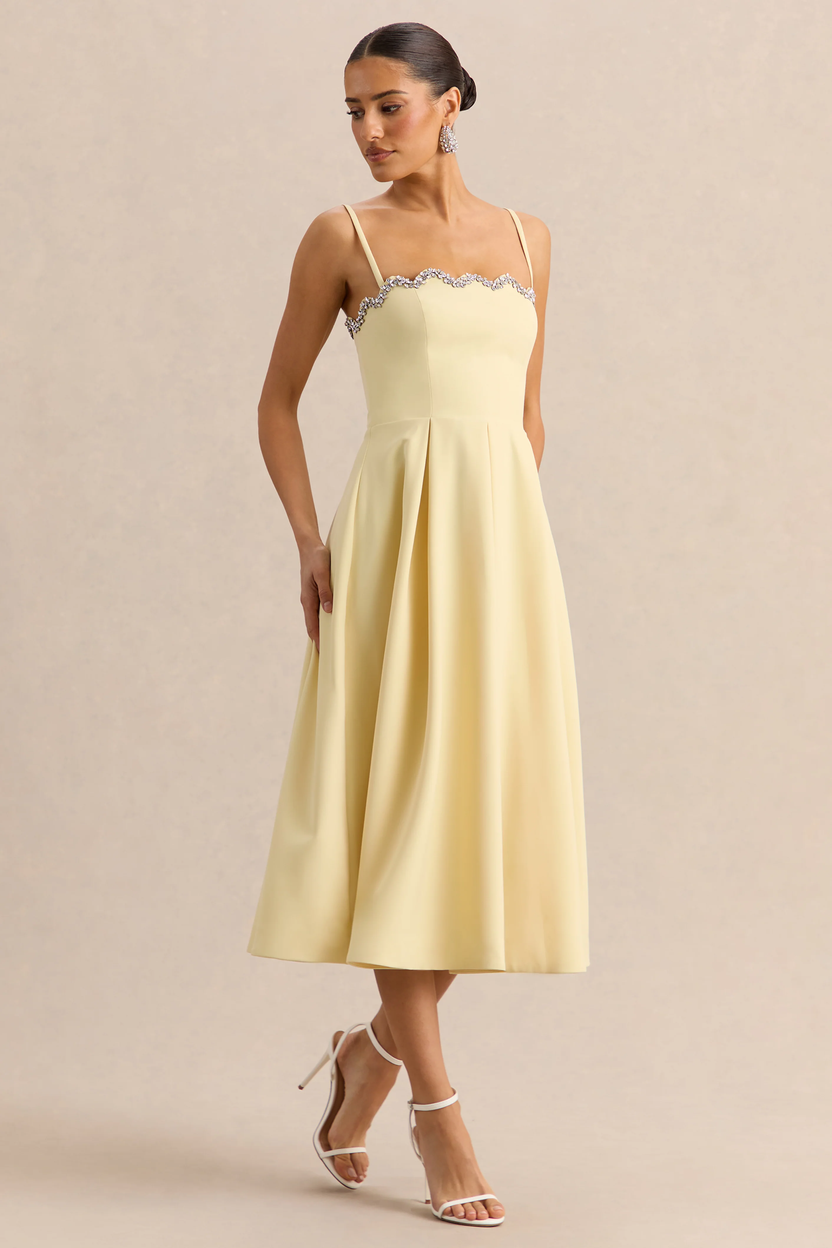Evoria | Robe mi-longue citron à encolure carrée festonnée - Image 5