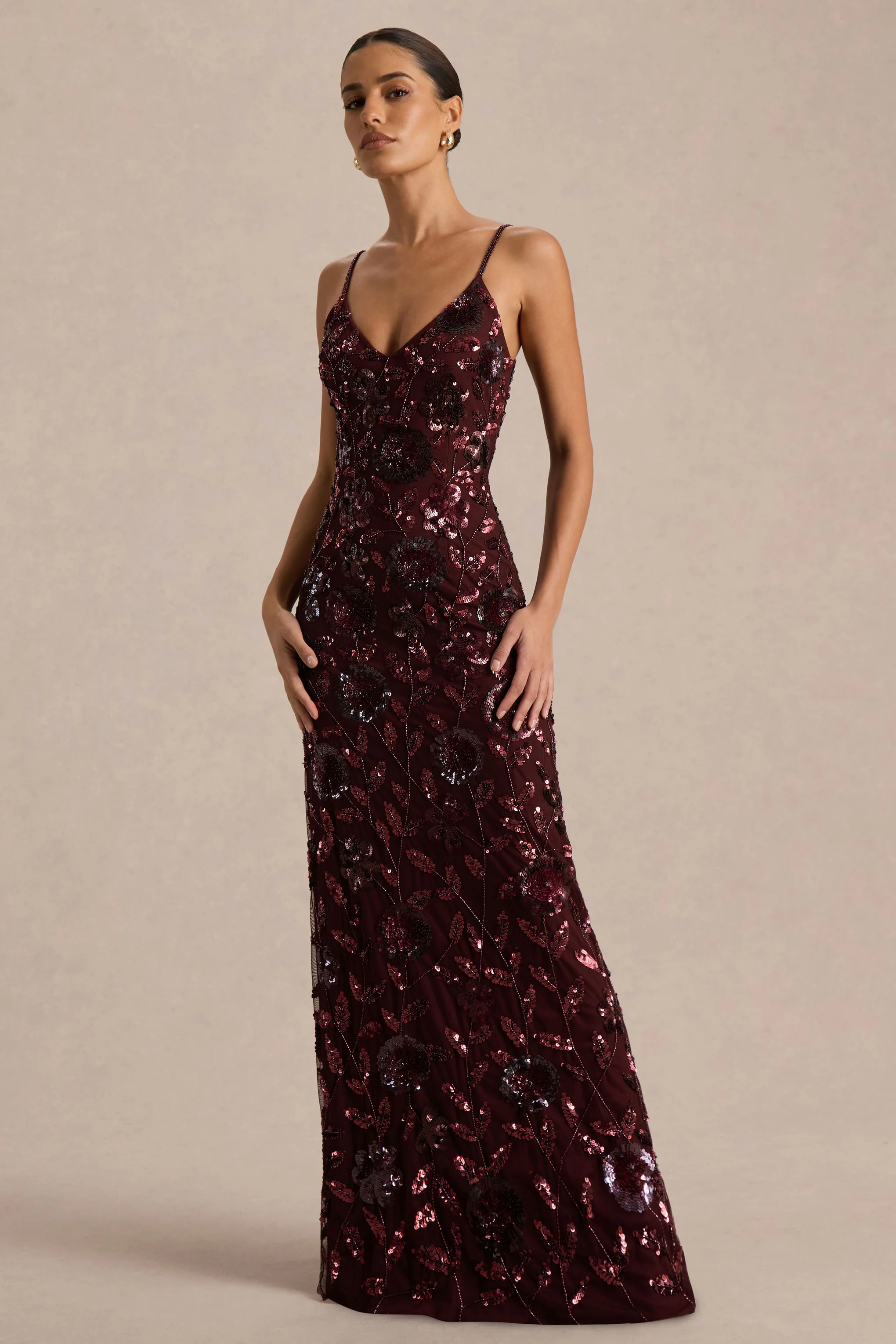 Gemini | Robe longue à bretelles ornée de sequins et motif floral bordeaux - Image 5