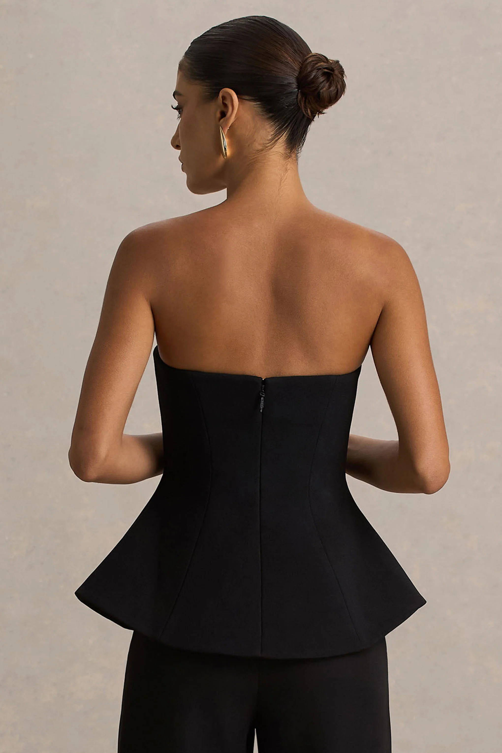 Gifted | Top noir à décolleté bandeau façon corset - Image 2
