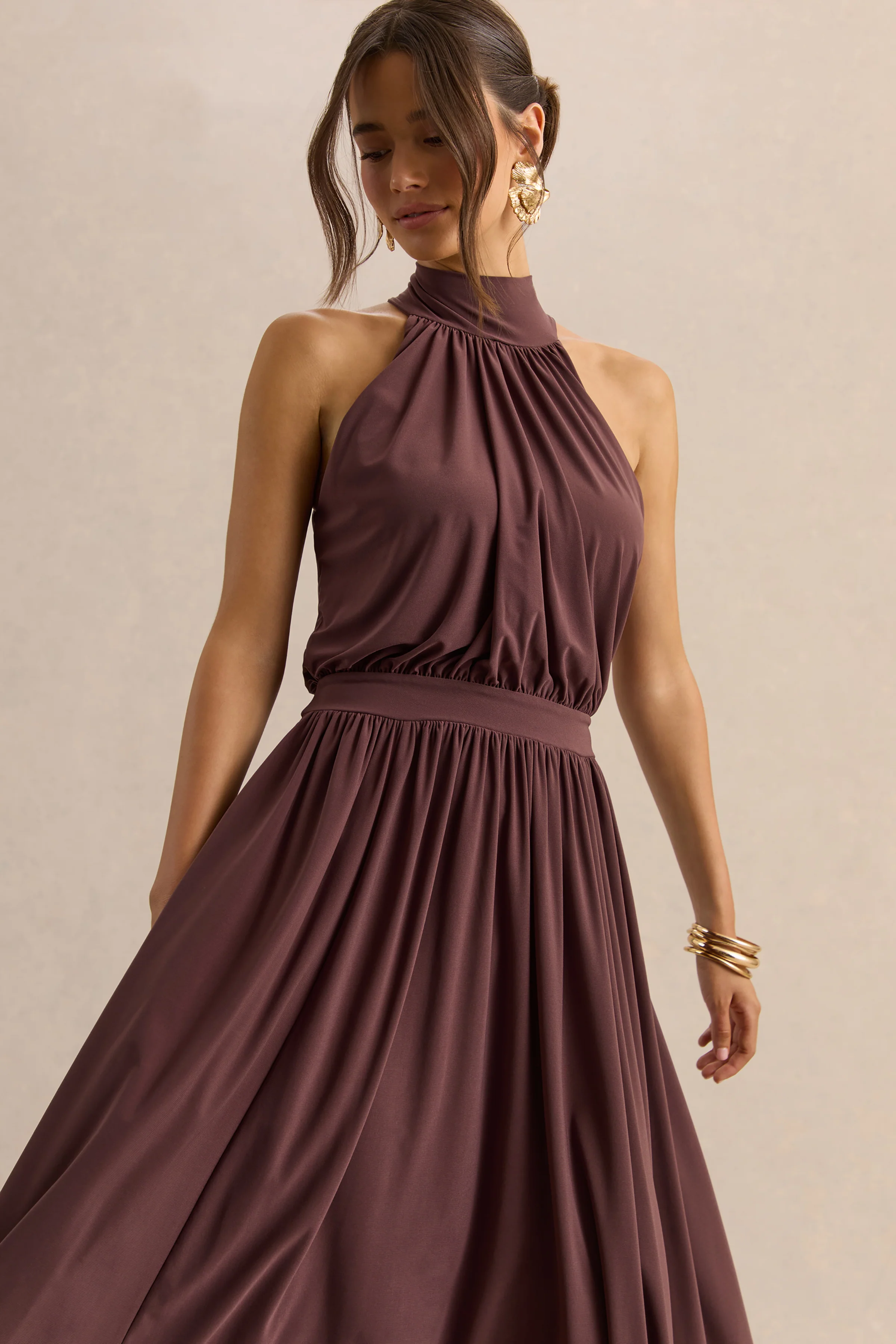 Hedira | Robe mi-longue marron à encolure haute - Image 3