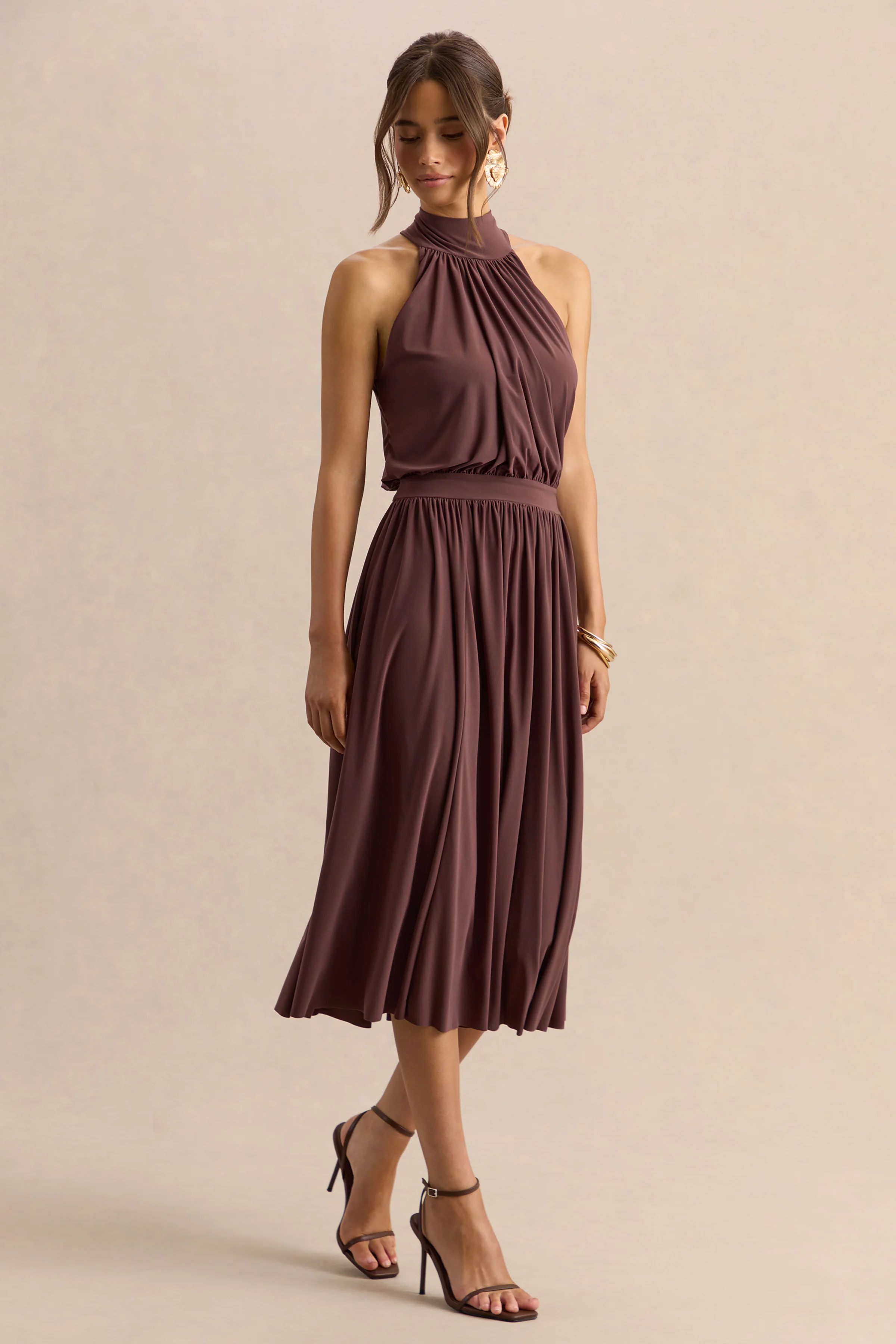 Hedira | Robe mi-longue marron à encolure haute - Image 5