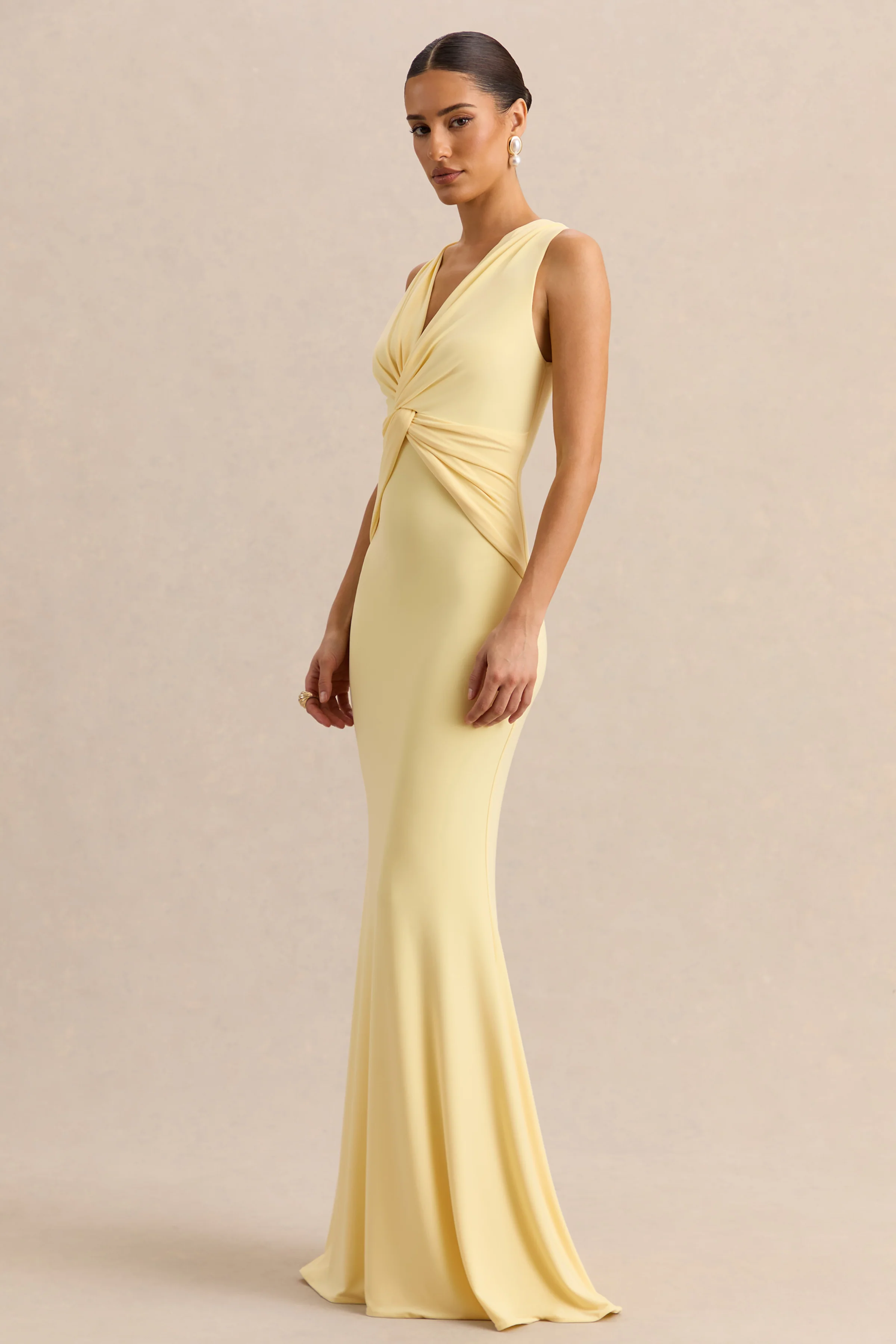 Holly | Robe longue citron à décolleté plongeant et détail torsadé - Image 7