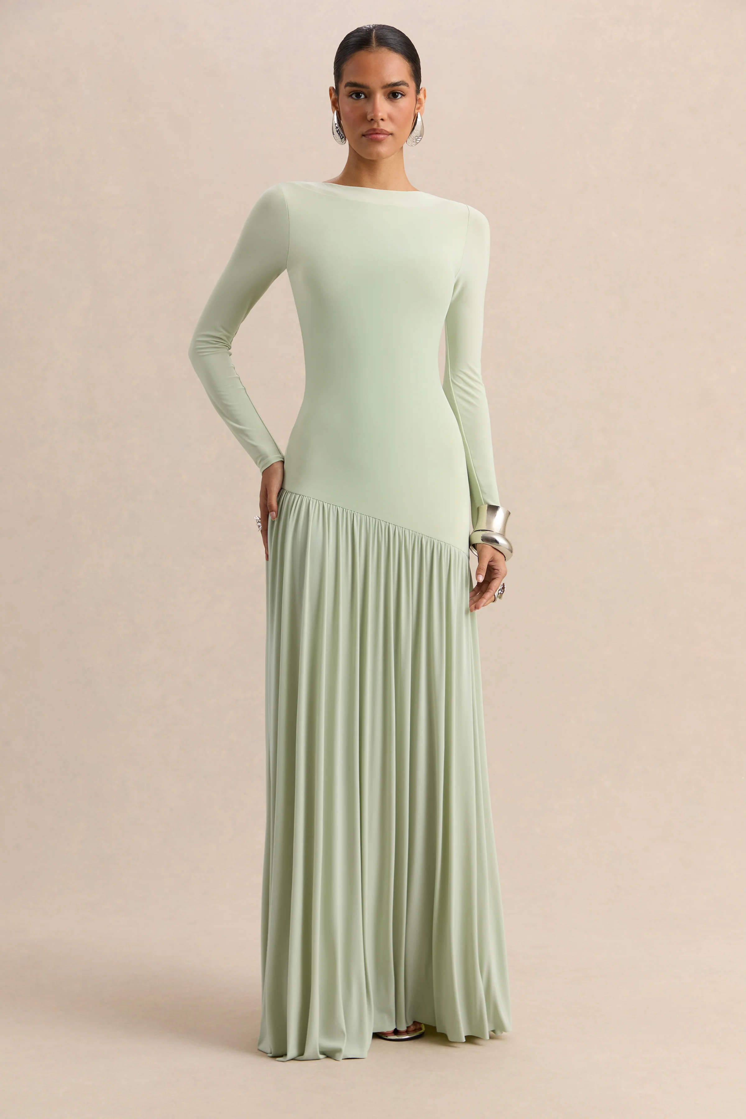 Jasira | Robe longue menthe à encolure ronde avec taille basse asymétrique