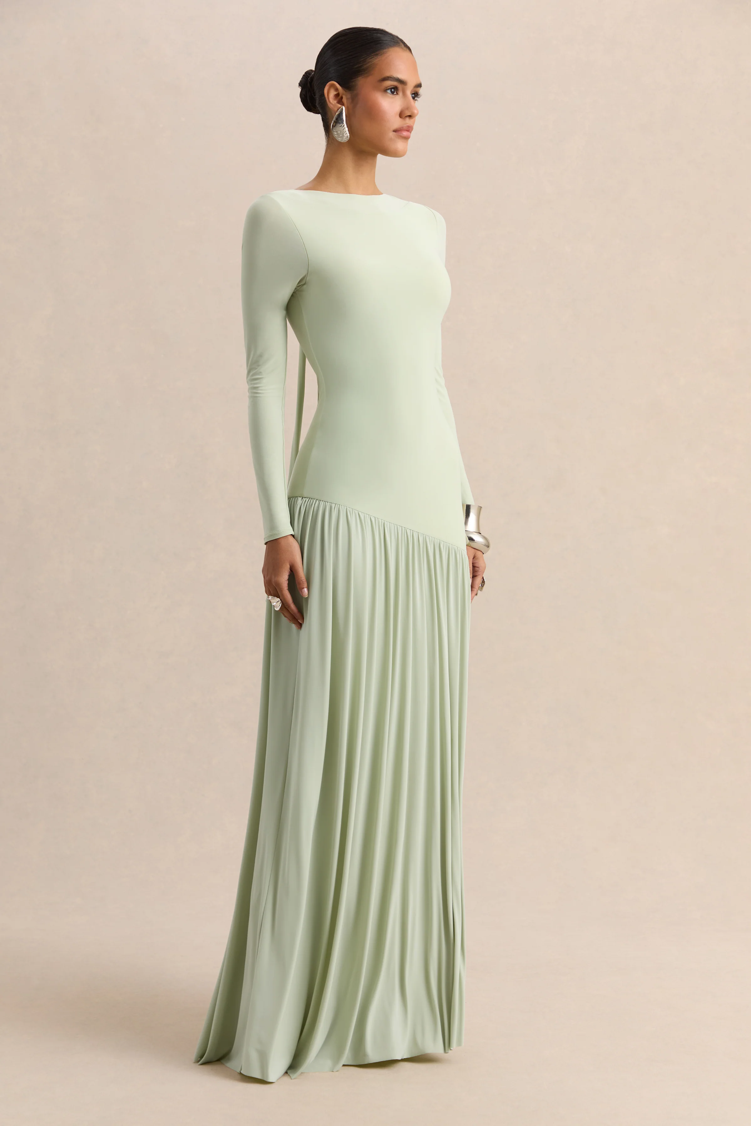 Jasira | Robe longue menthe à encolure ronde avec taille basse asymétrique - Image 6