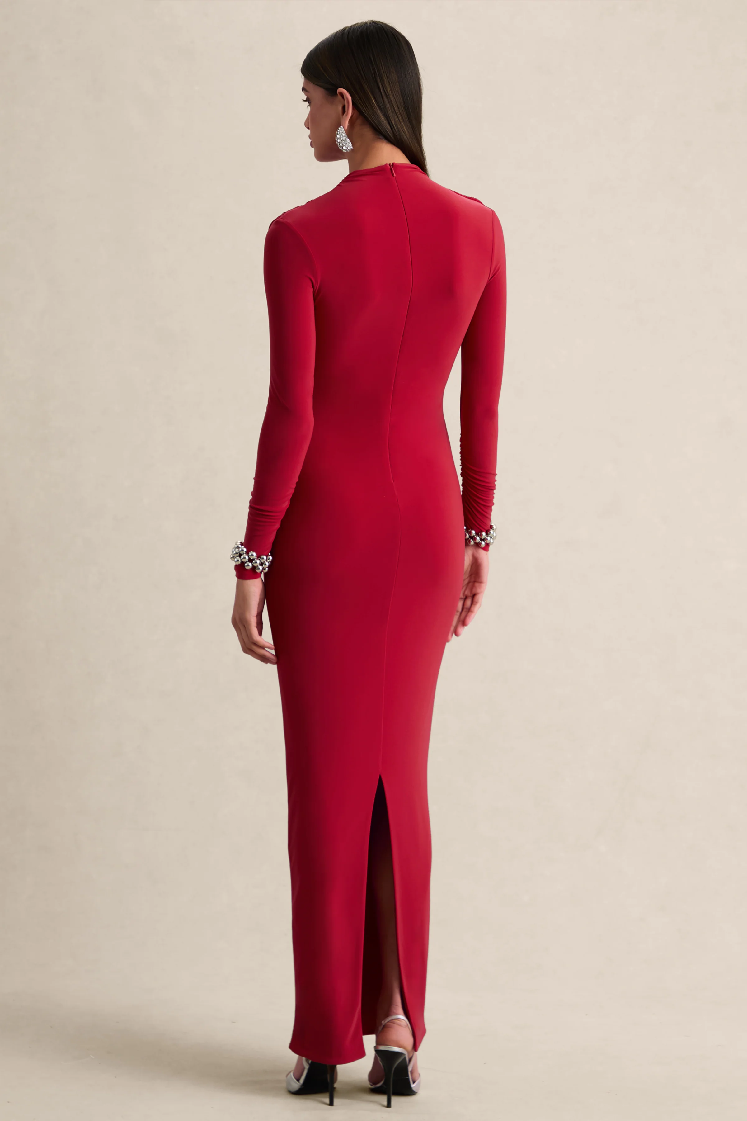 Karinthia | Robe longue rouge à encolure haute et détails drapés - Image 2