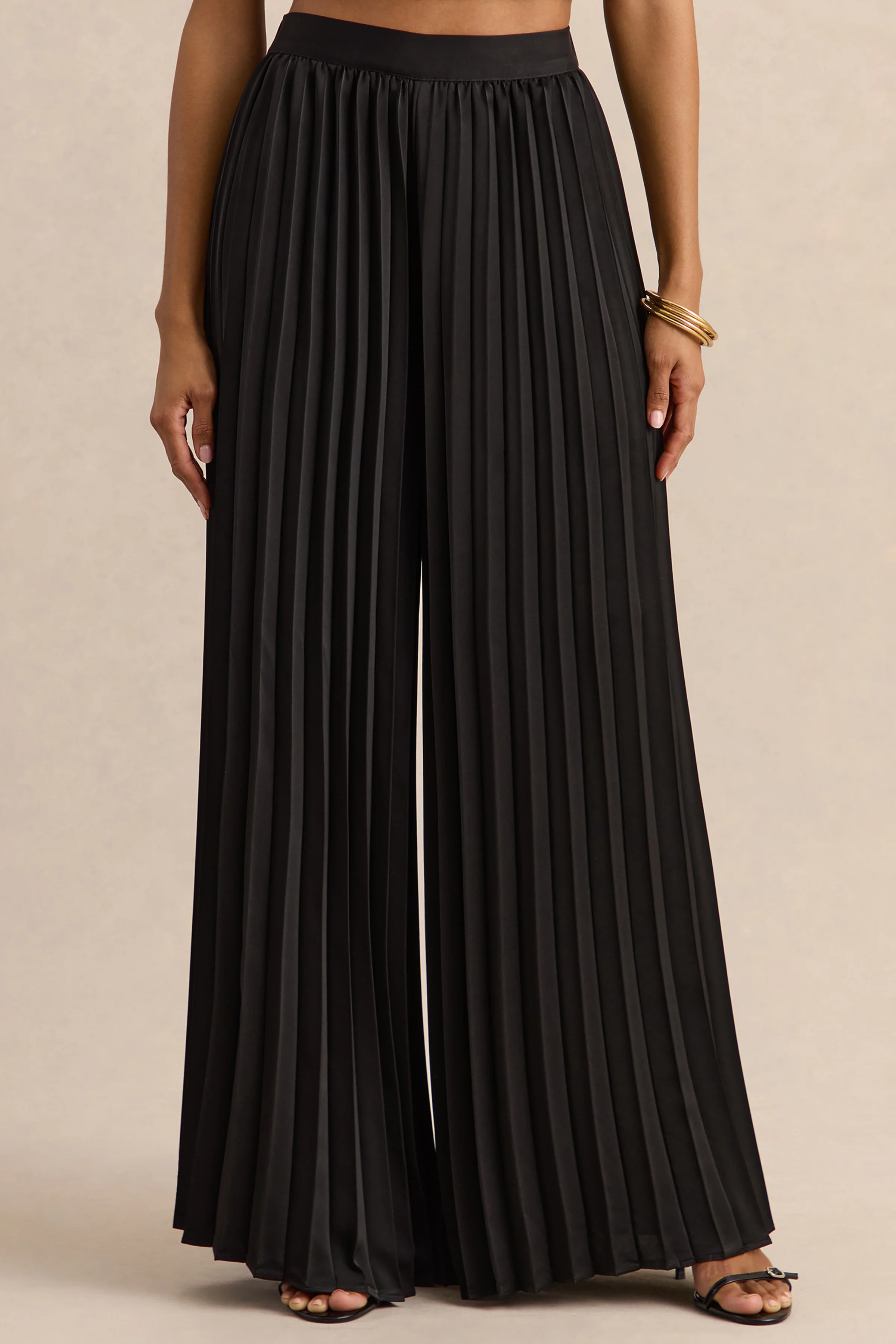 Lerenza | Pantalon noir en satin à jambes larges avec plis - Image 2