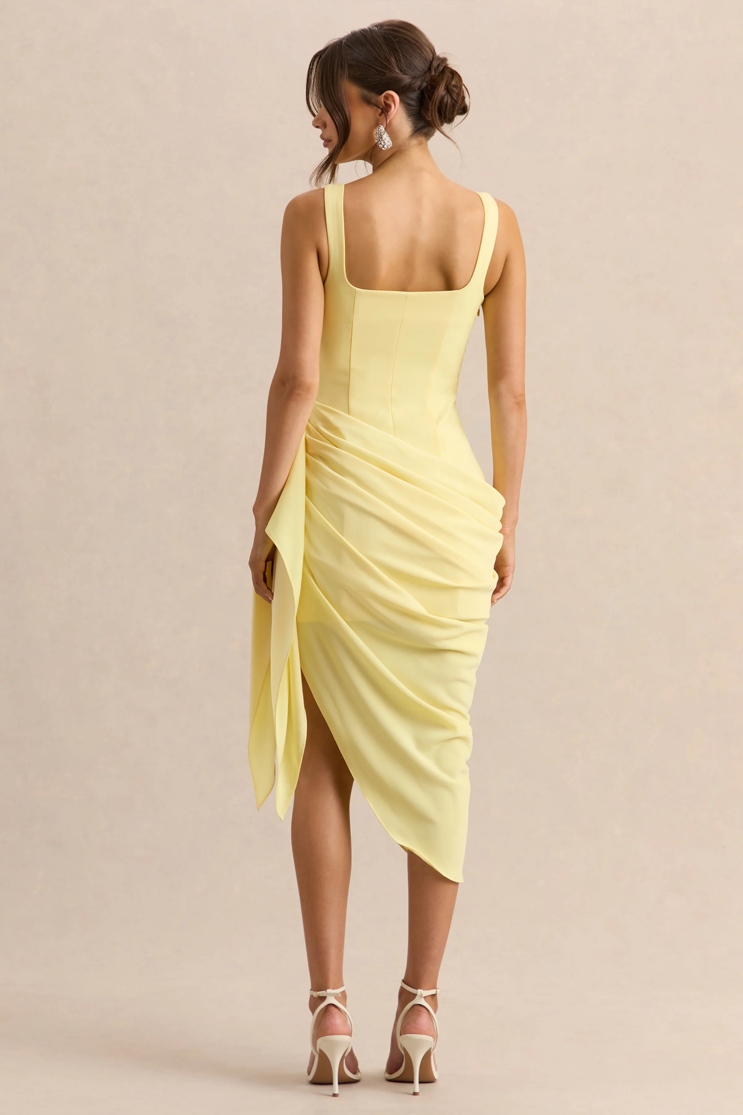 Letitia | Robe mi-longue citron portefeuille ornée à encolure arrondie - Image 2