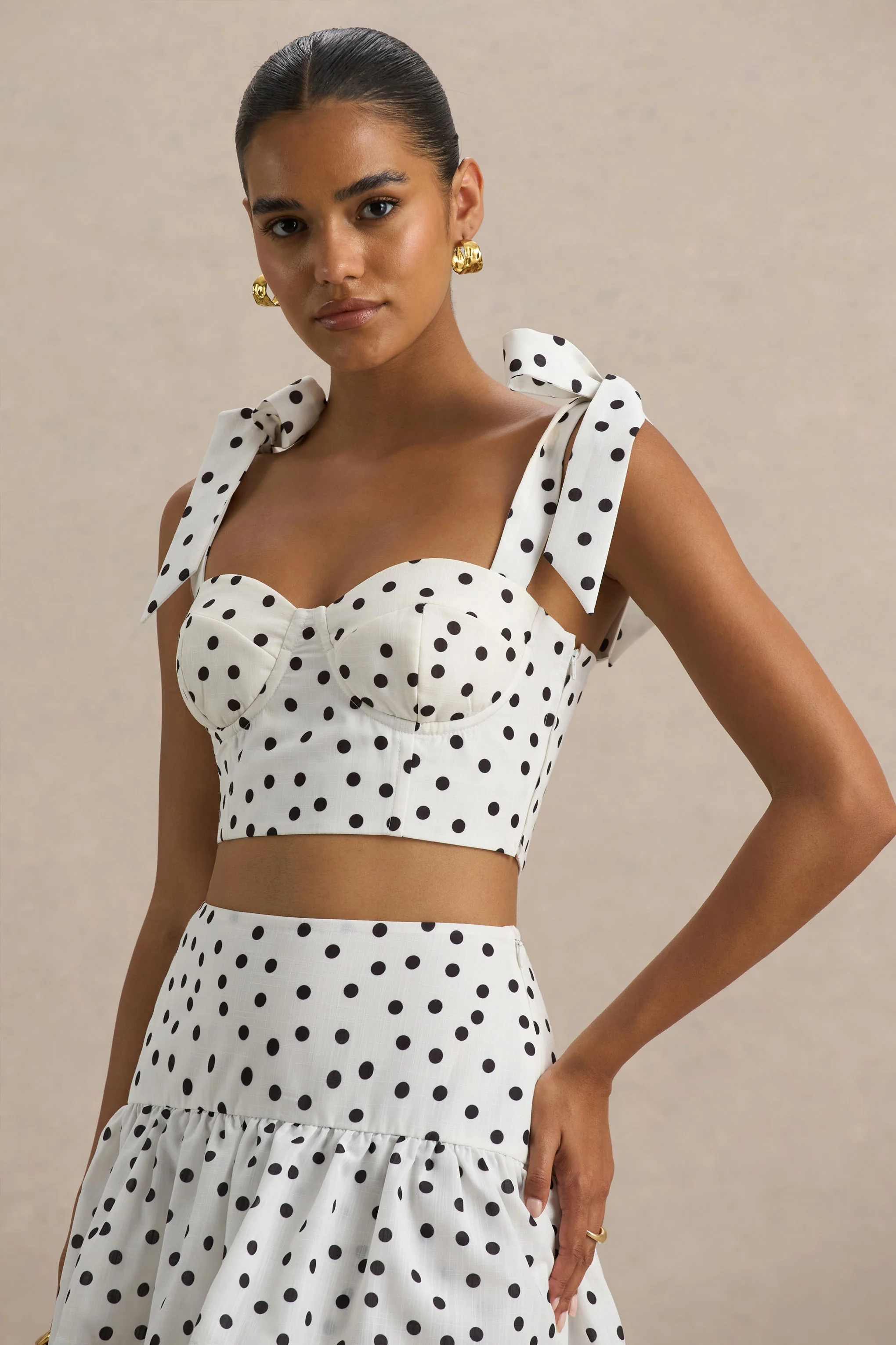 Lumen | Top corset blanc à pois avec décolleté cœur et bretelles à nœuds - Image 4