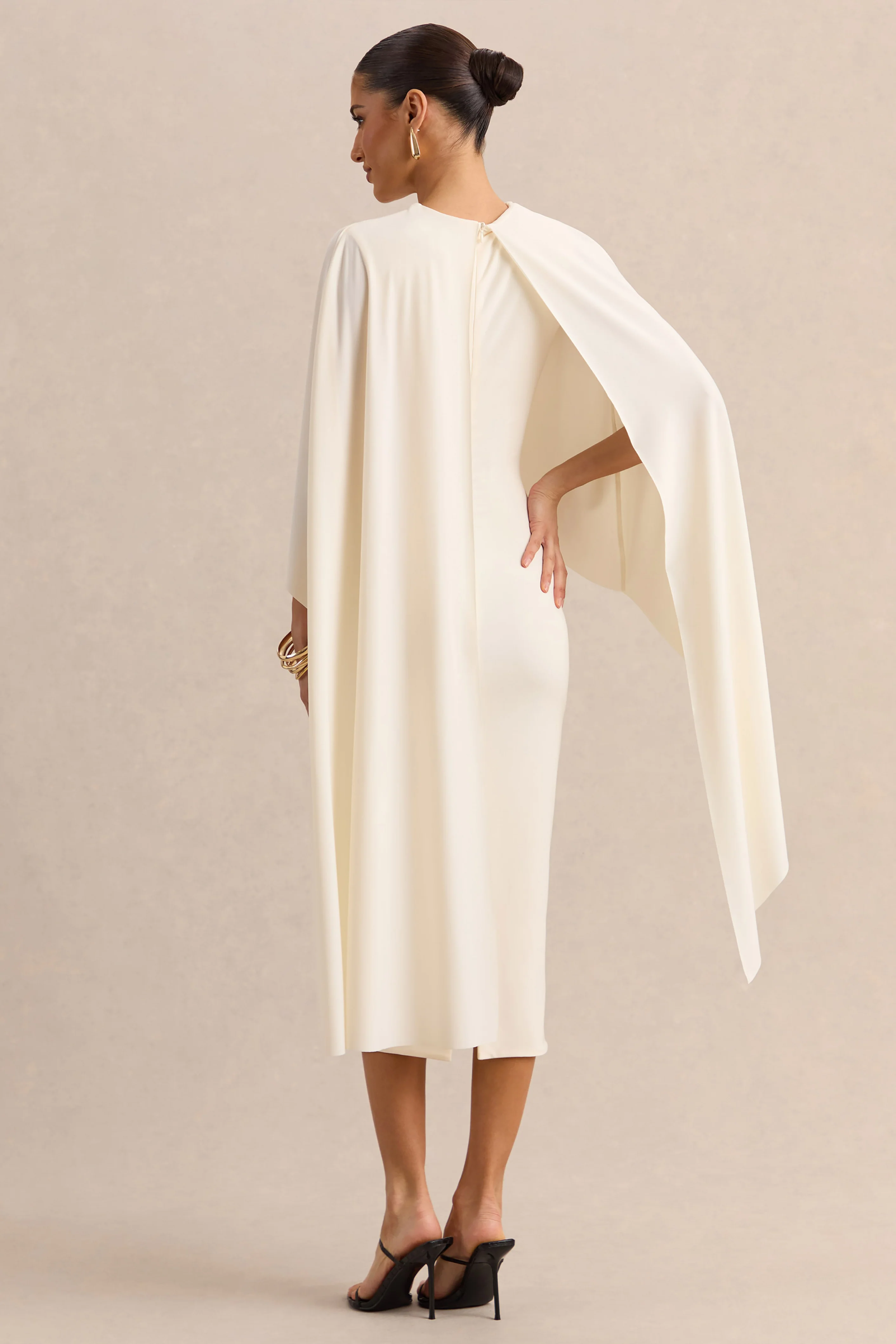 Luxalyn | Robe mi-longue crème à encolure ronde avec détail cape - Image 2