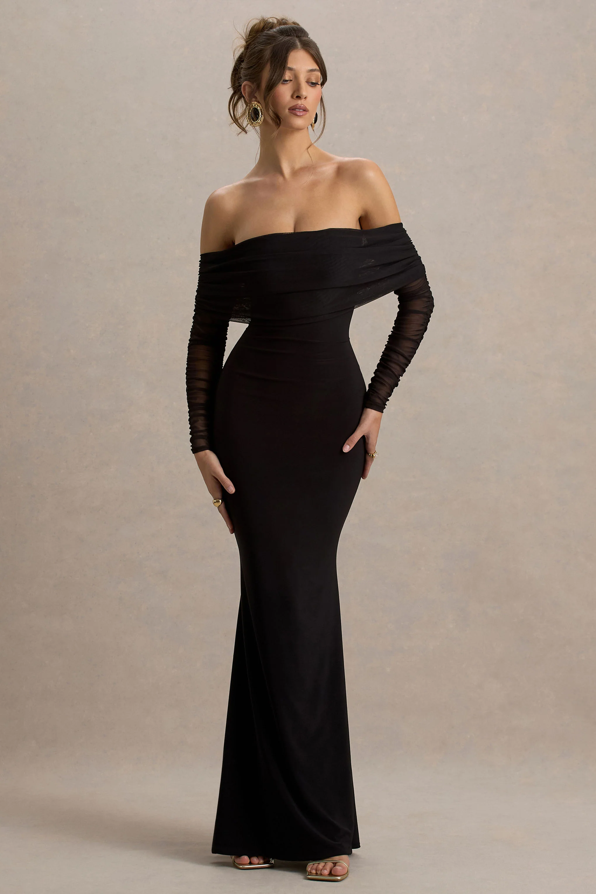 Madeleine | Robe longue noire avec manches longues en maille bardot - Image 6
