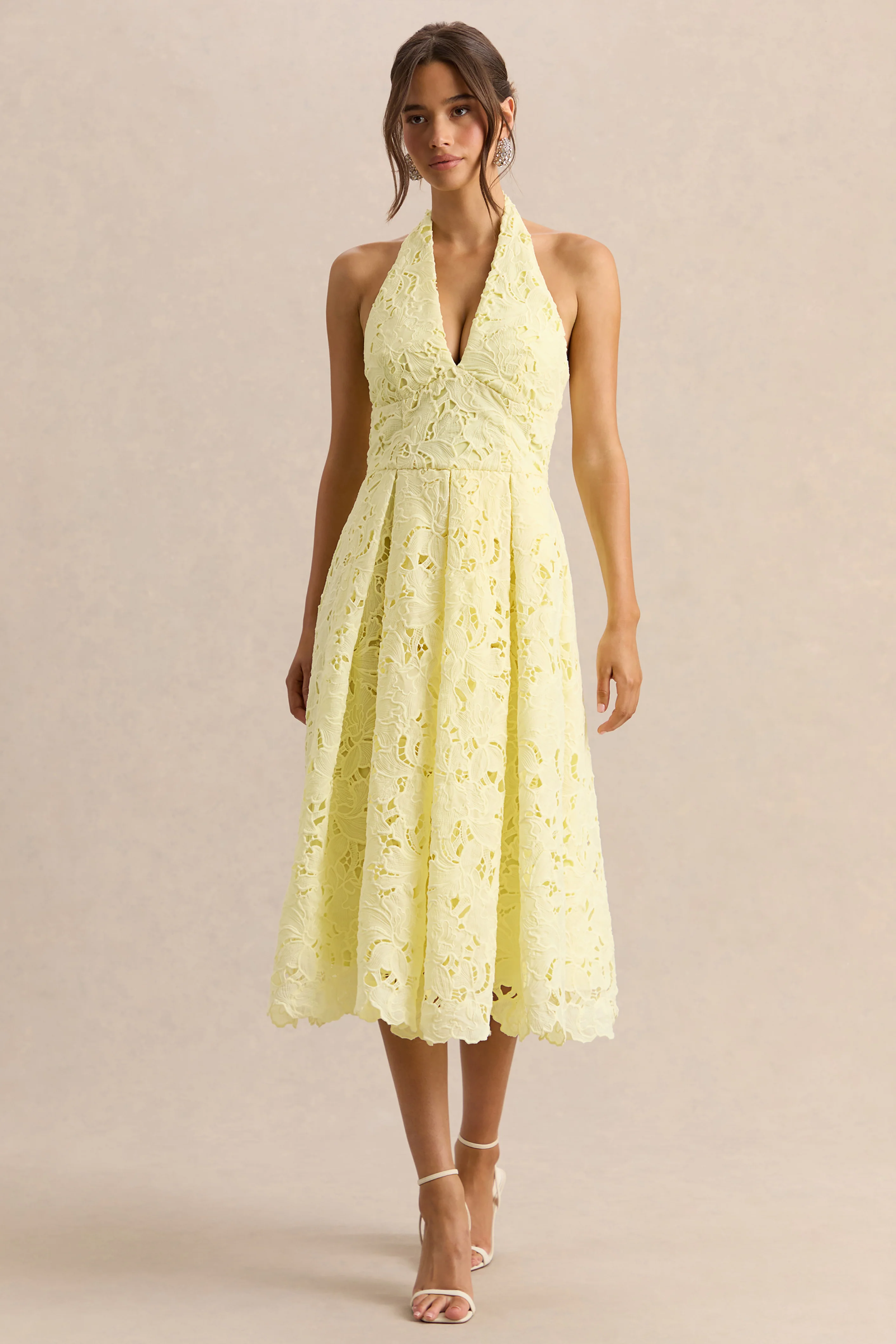 Maribel | Robe mi-longue citron en dentelle à encolure plongeante - Image 6