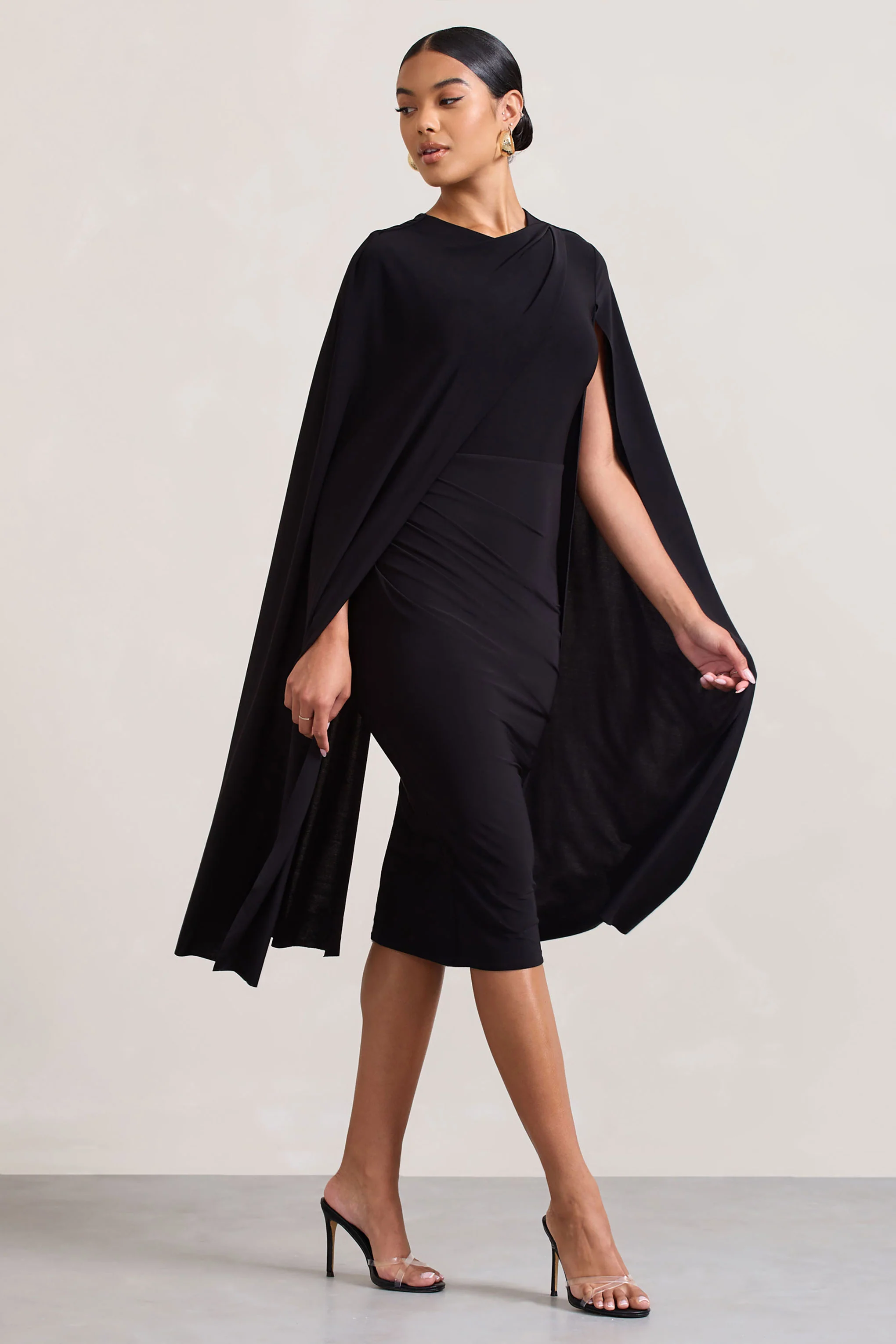 Marysol | Robe mi-longue noire asymétrique avec cape - Image 4