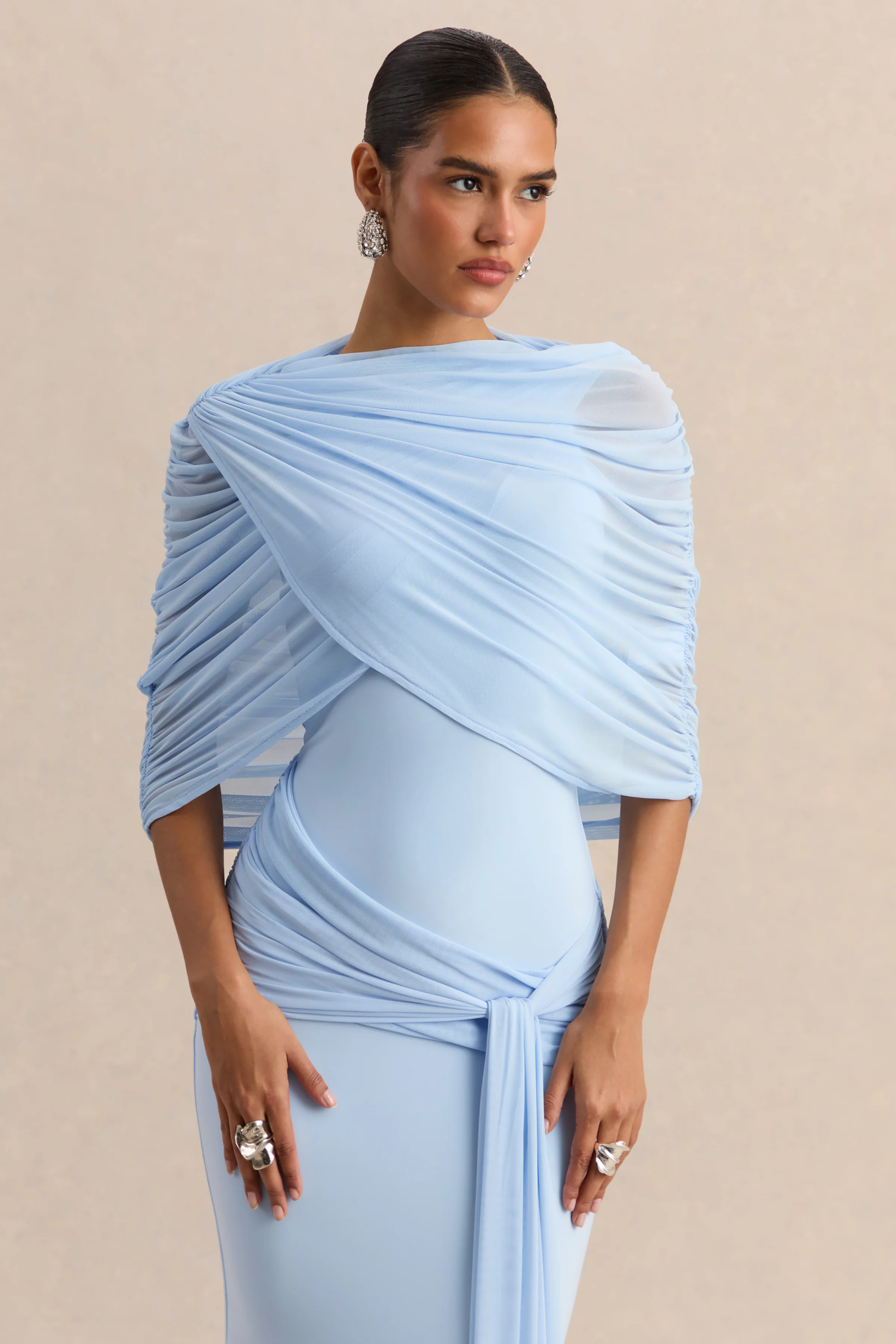 Mirene | Robe longue bleu poudré à encolure ronde avec détails froncés et ceinture fluide - Image 9