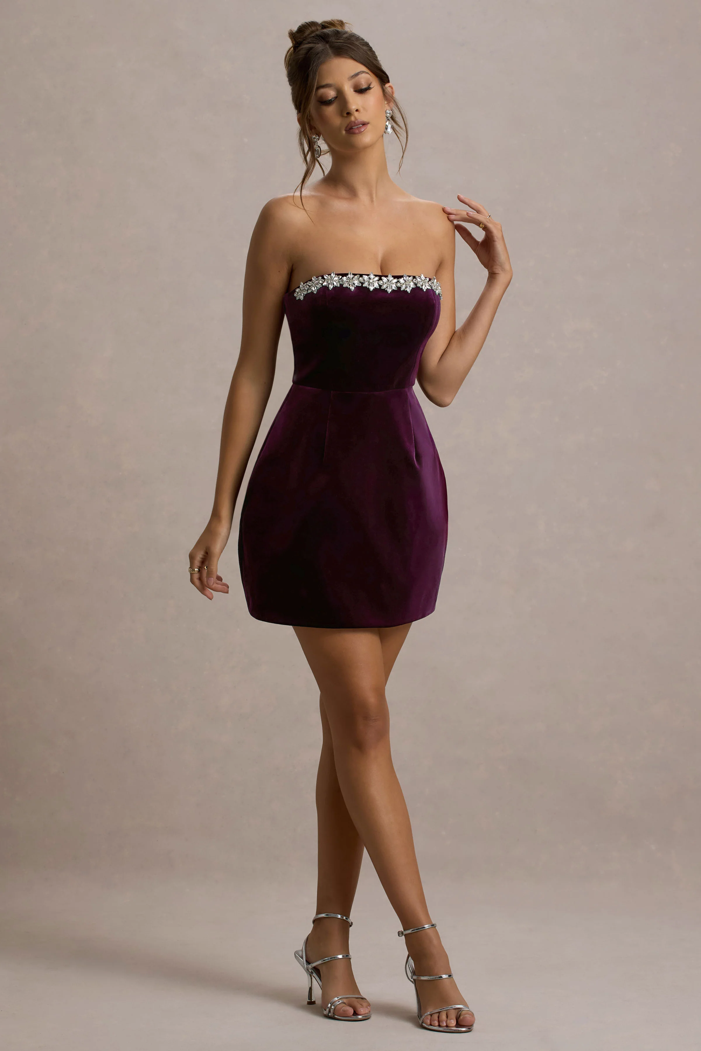 Naia | Mini-Robe Bandeau en Velours Violet Ornée - Image 5