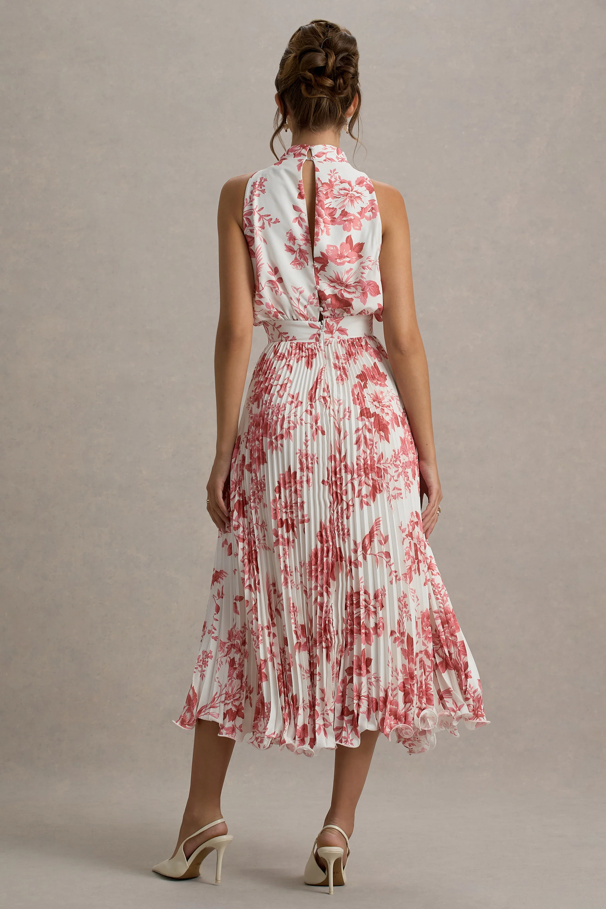 Nila | Robe mi-longue à décolleté drapé en imprimé porcelaine rose avec jupe plissée - Image 2