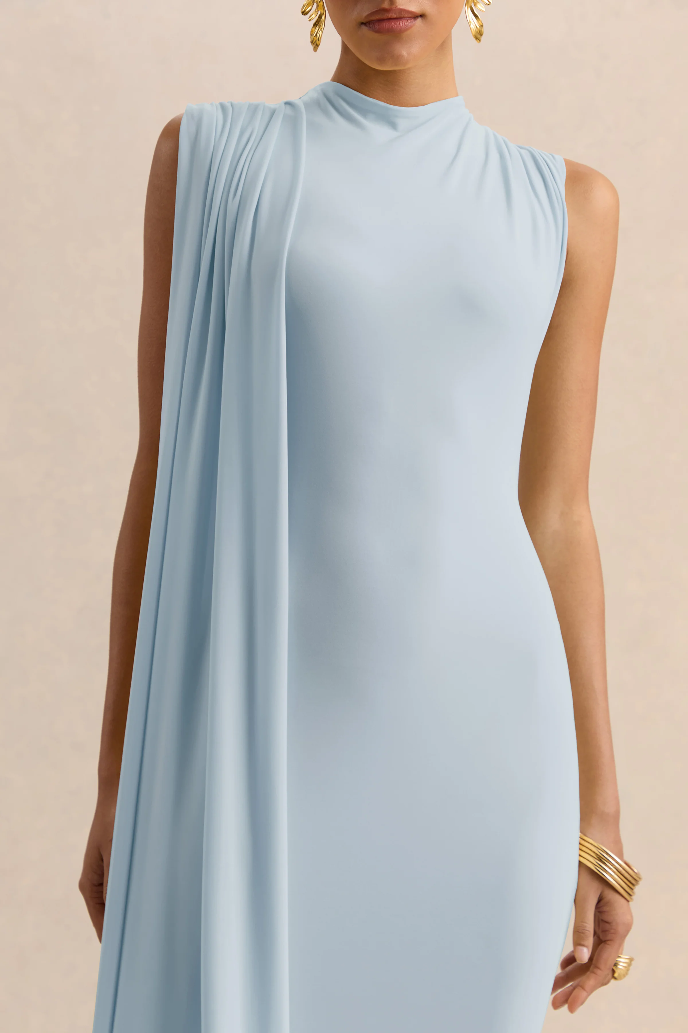 Oleandra | Robe mi-longue bleu clair à encolure haute avec détail drapé - Image 7