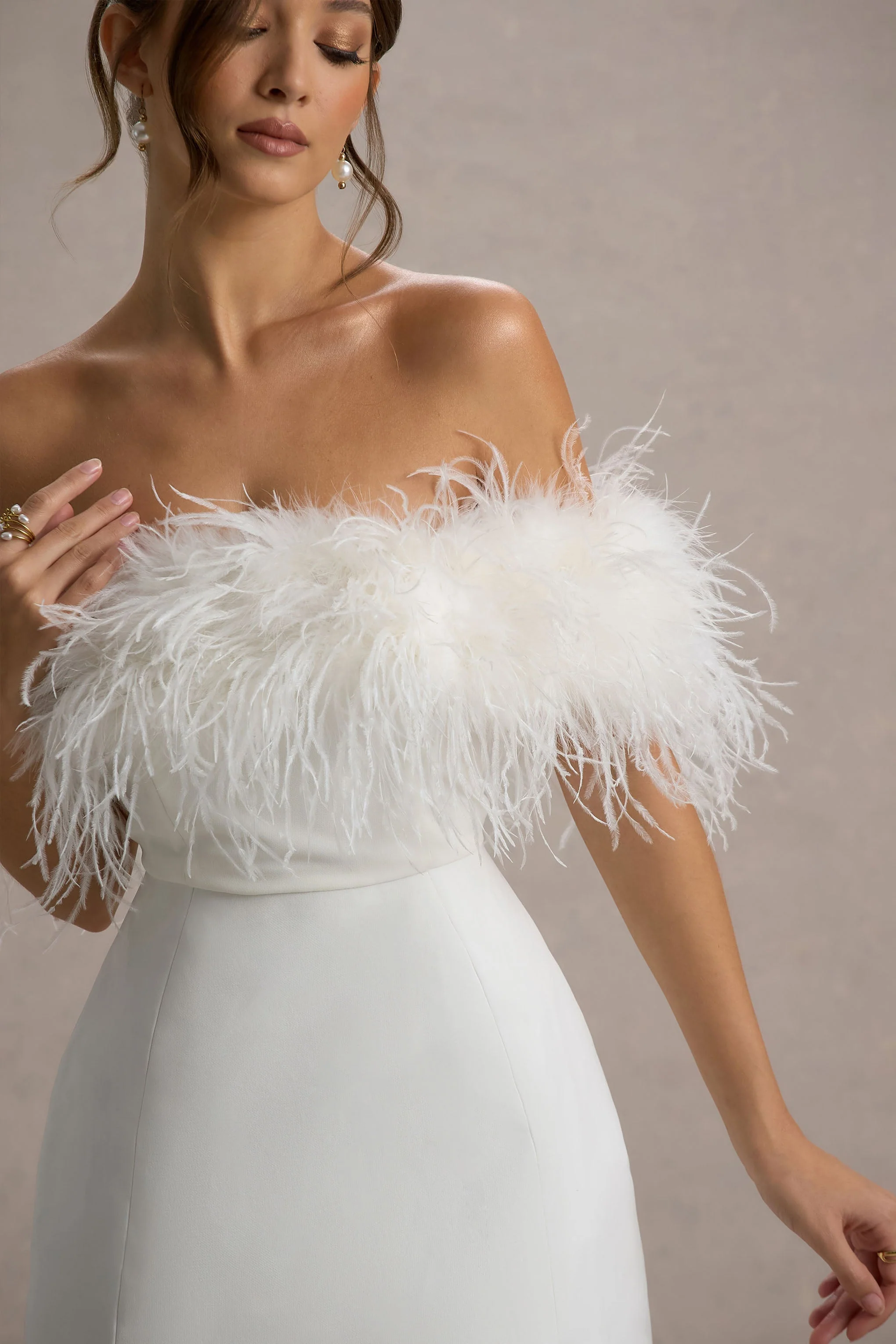 Palace |  Mini-Robe Noire Bardot avec Garniture en Plumes - Image 7